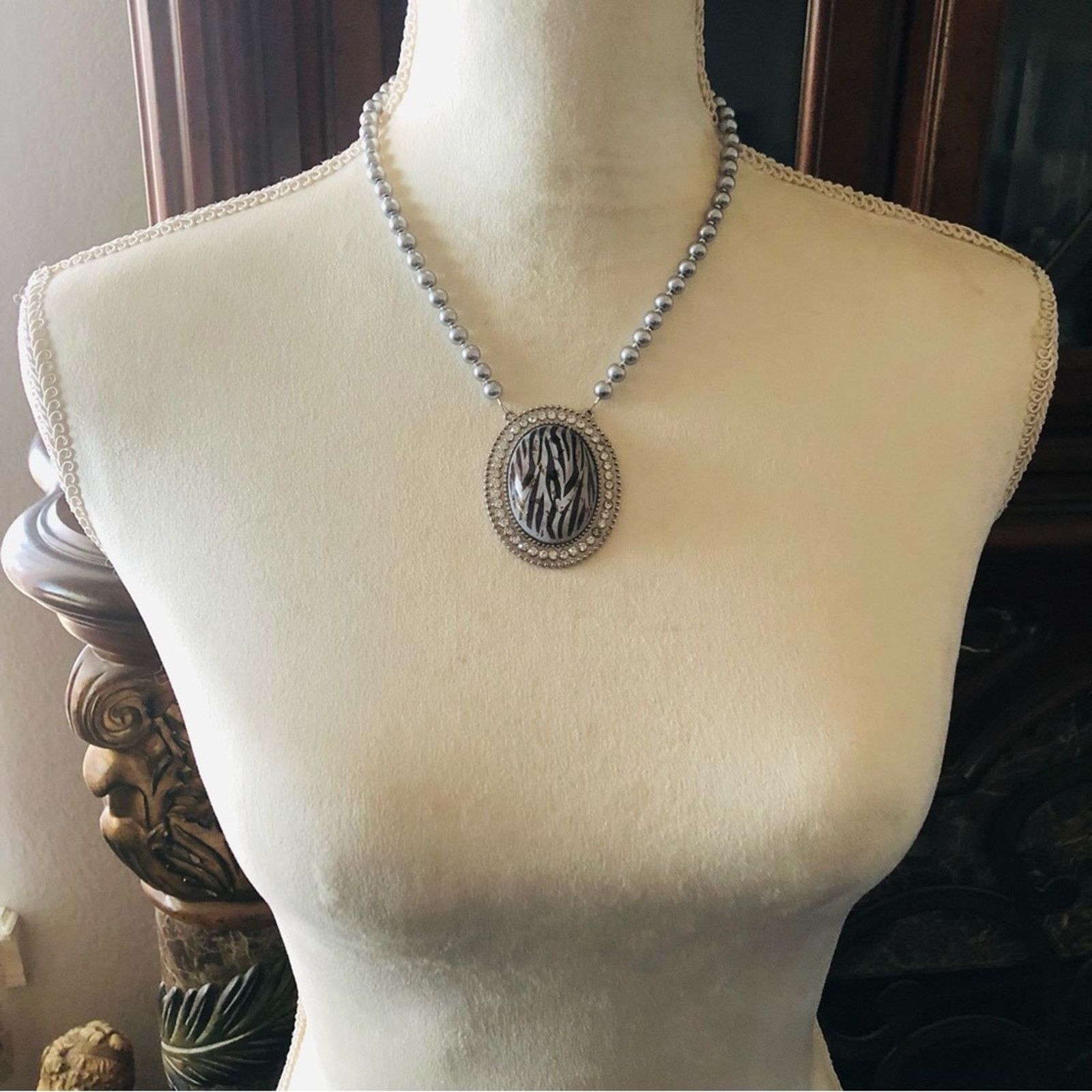 Handmade Handcrafted repurpose animal print halo Pearl necklace Size ONE SIZE - 5 Thumbnail