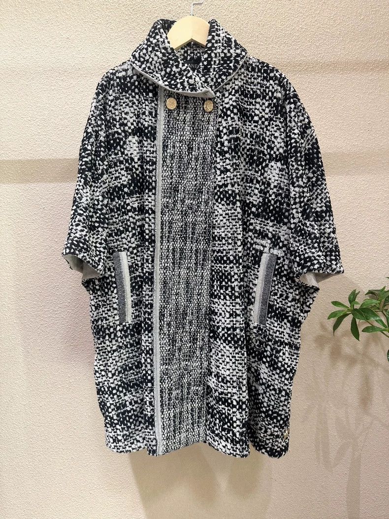 Chanel Chanel Gold buckle towel material cloak coat Size XS / US 0-2 / IT 36-38 - 1 Thumbnail