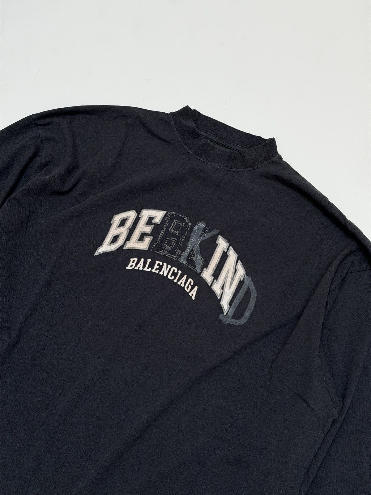 Balenciaga Balenciaga Be Kind Destroyed Patched Logo L/S Tee Shirt Size US XL / EU 56 / 4 - 3 Thumbnail