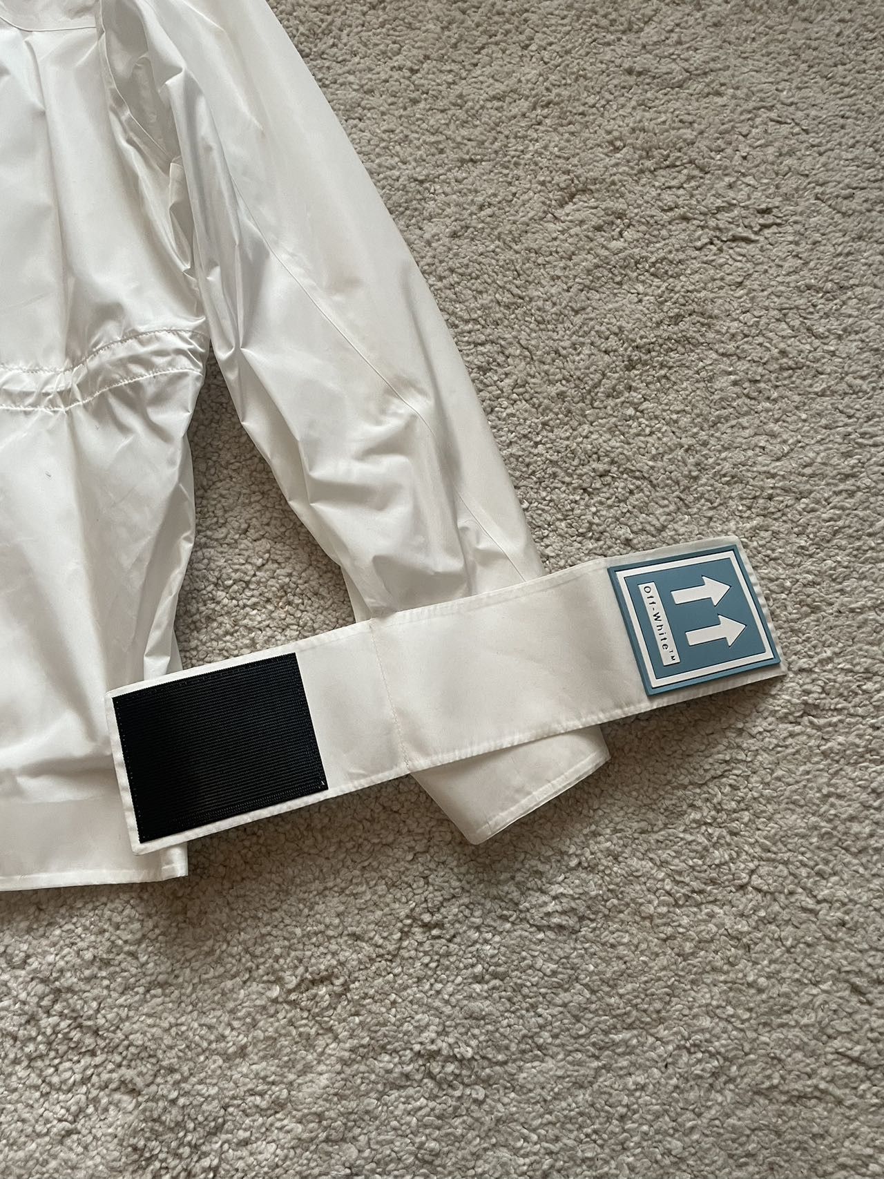 Off-White Off-White Nylon Coat Brand New Women's Coat Size 38 Size XS / US 0-2 / IT 36-38 - 3 Thumbnail