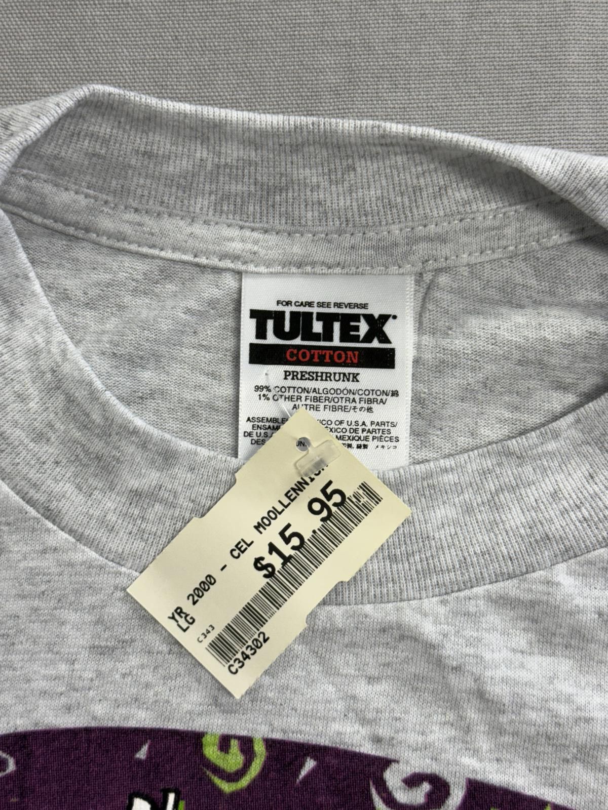 Tultex Vintage Year 2000 Millenium T-shirt Mooollenium Cows L Size US L / EU 52-54 / 3 - 2 Thumbnail