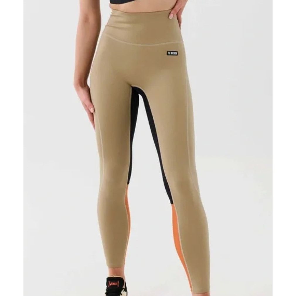 Peloton Peloton P.E. Nation Matte Finish Coastline Legging in Kelp,S Size 27" / US 4 / IT 40 - 1 Thumbnail