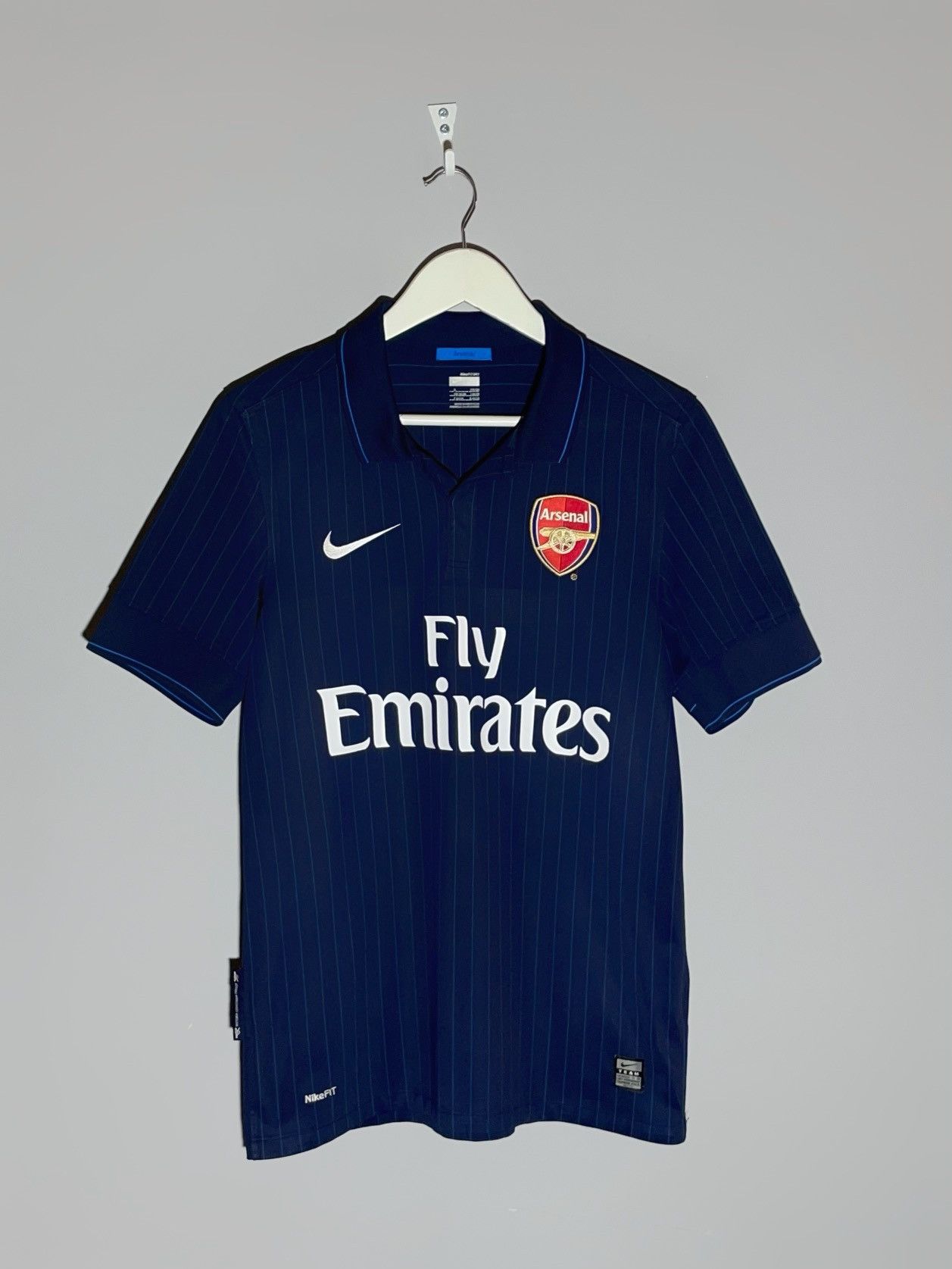 Nike #4 Fabregas Arsenal FC Nike 2009/10 Y2k Away Football Shirt Size US S / EU 44-46 / 1 - 2 Thumbnail