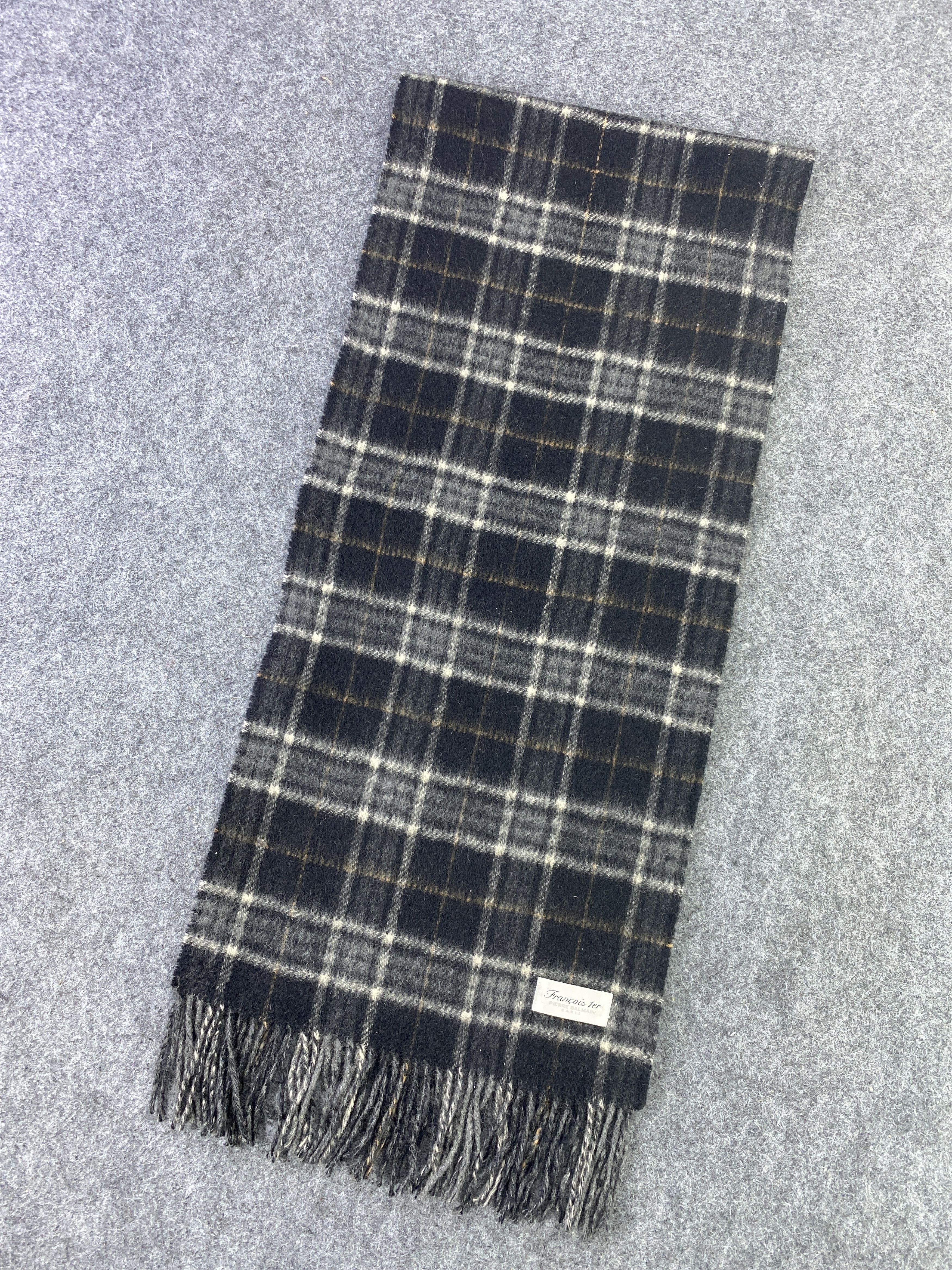 Pierre Balmain Pierre Balmain Scarf/Muffler/Neckwear -T415 Size ONE SIZE - 3 Thumbnail