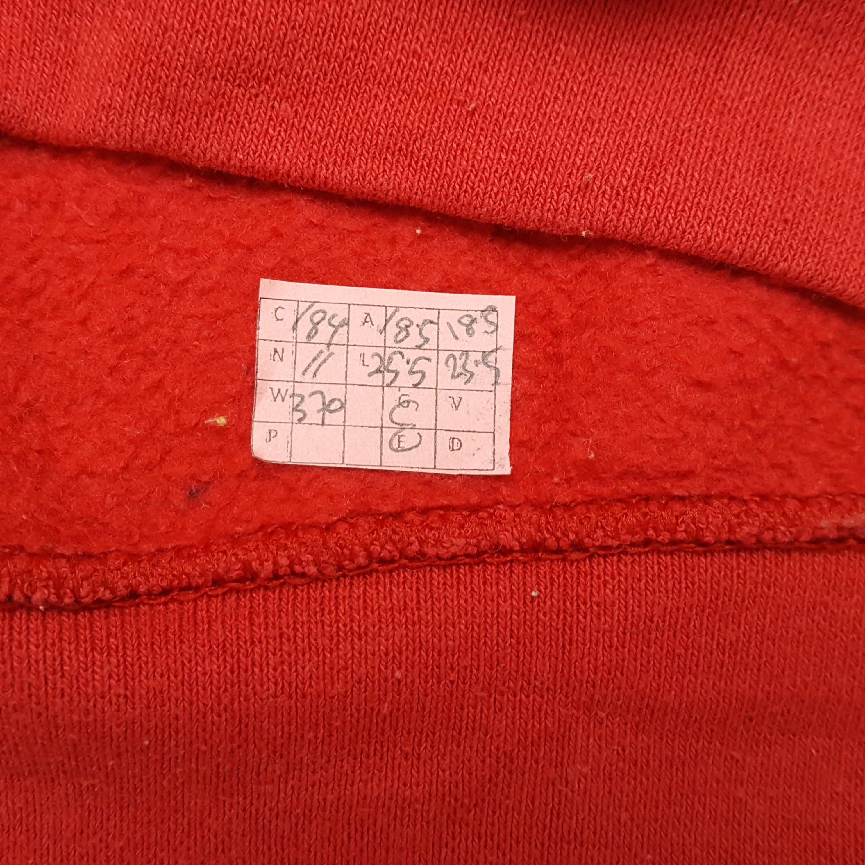 Vintage BITCH SKATEBOARDS Center Box Design Sweatshirt Size US XS / EU 42 / 0 - 6 Thumbnail