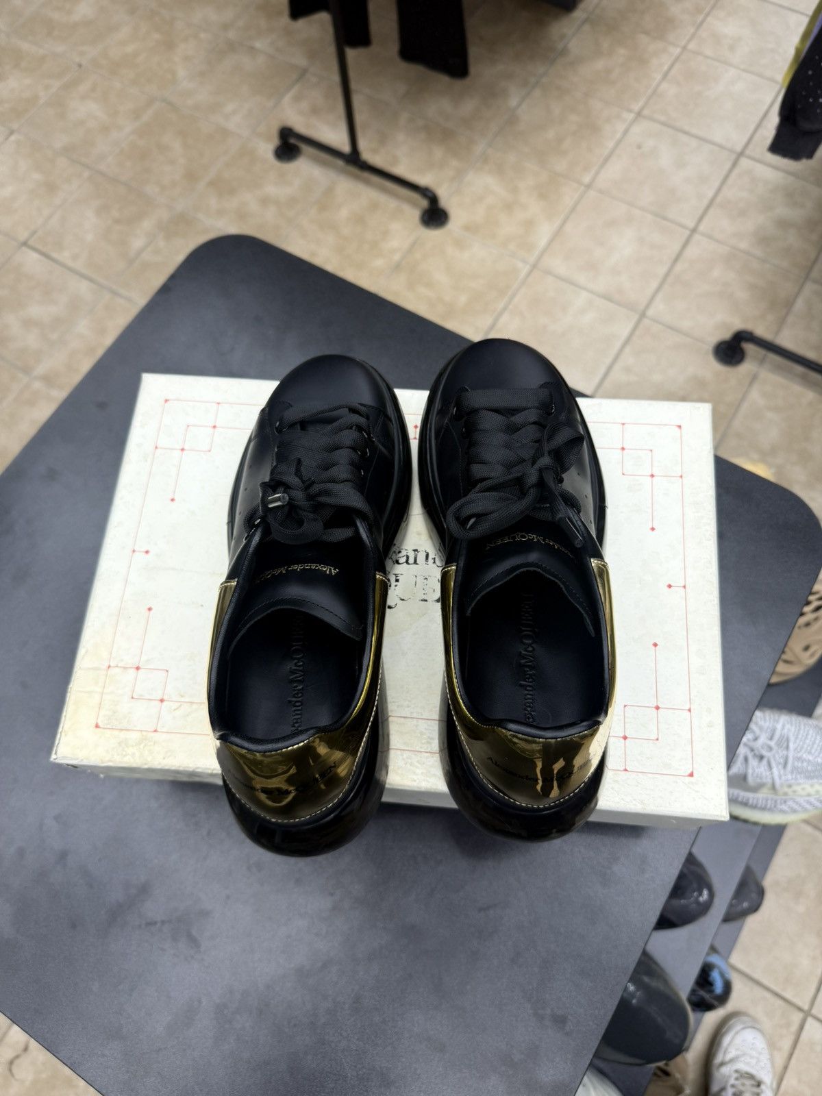 Alexander McQueen Women’s Black Alexander McQueen sneaker size 39 / 9US Size US 9 / IT 39 - 12 Thumbnail