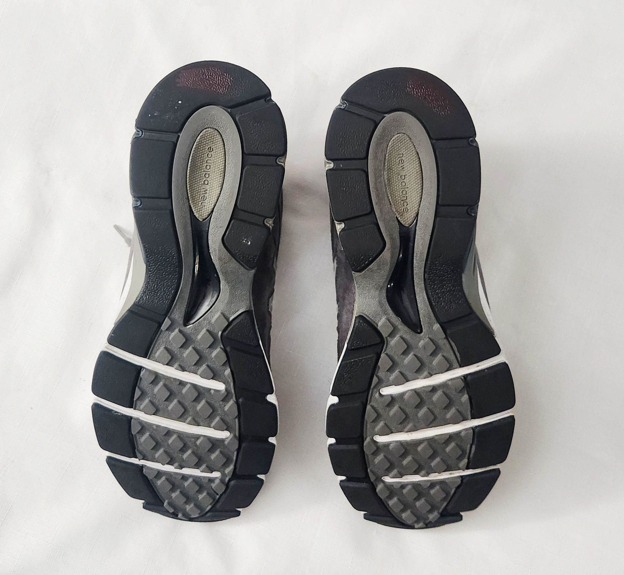 New Balance New Balance 990 v4 Mid Grey Suede Shoe Size 13 2E MO990GR4 Size US 13 / EU 46 - 11 Thumbnail