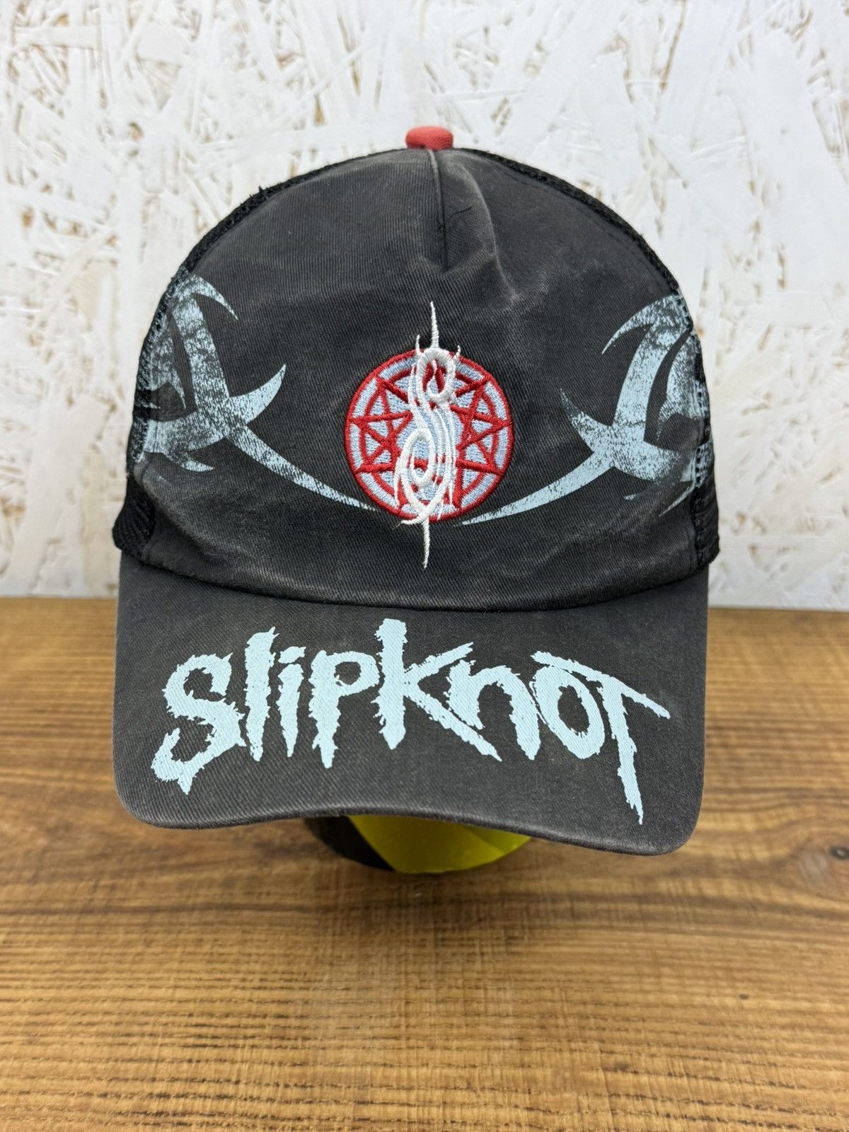 Band Tees 00s Slipknot 2005 Iowa Metal Band Trucker Cap Hat One Size Size ONE SIZE - 1 Thumbnail
