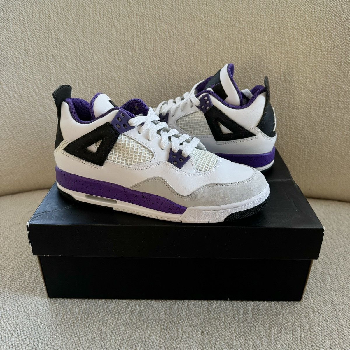Jordan Brand Air Jordan 4 Retro GS 'Ultraviolet' Size US 7.5 / IT 37.5 - 3 Thumbnail