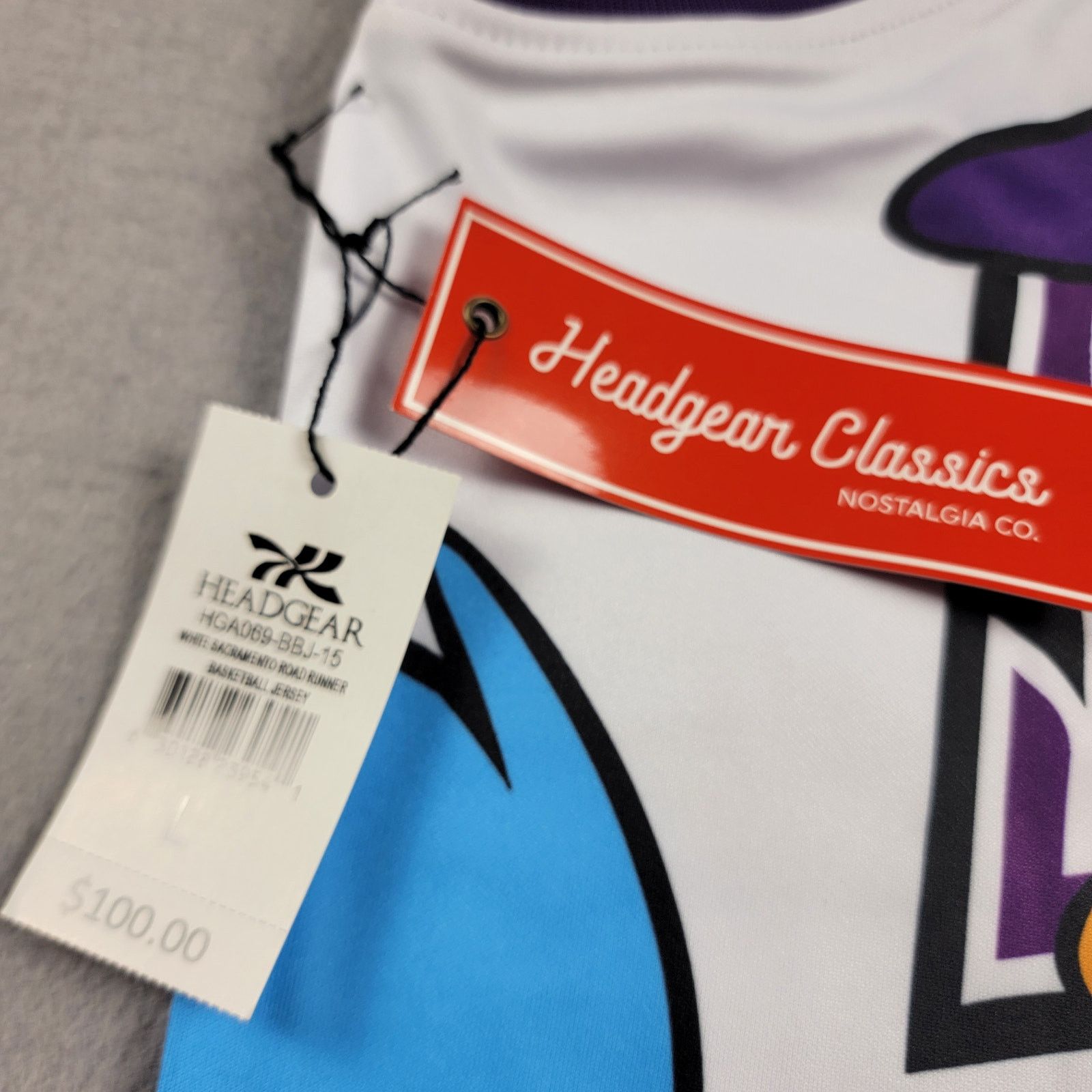 Other Sacramento Kings Road Runner Jersey - HGC - Sz L (931-932) Size US L / EU 52-54 / 3 - 4 Thumbnail