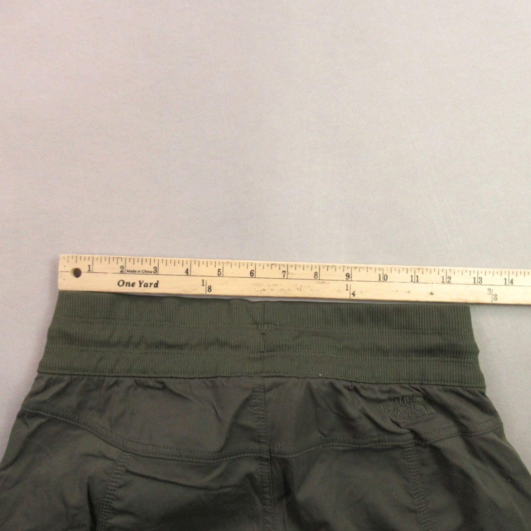 The North Face The North Face Pants Womens Small Straight Leg Pockets Green Chino Drawstring Size 28" / US 6 / IT 42 - 6 Thumbnail