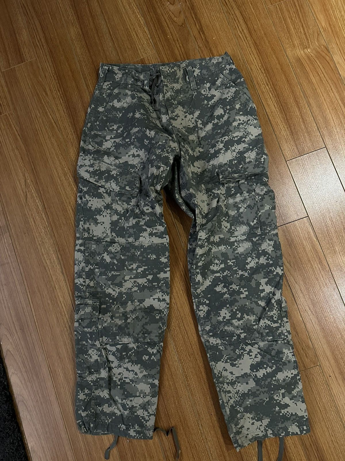 Vintage Camo Cargos Size US 34 / EU 50 - 1 Thumbnail