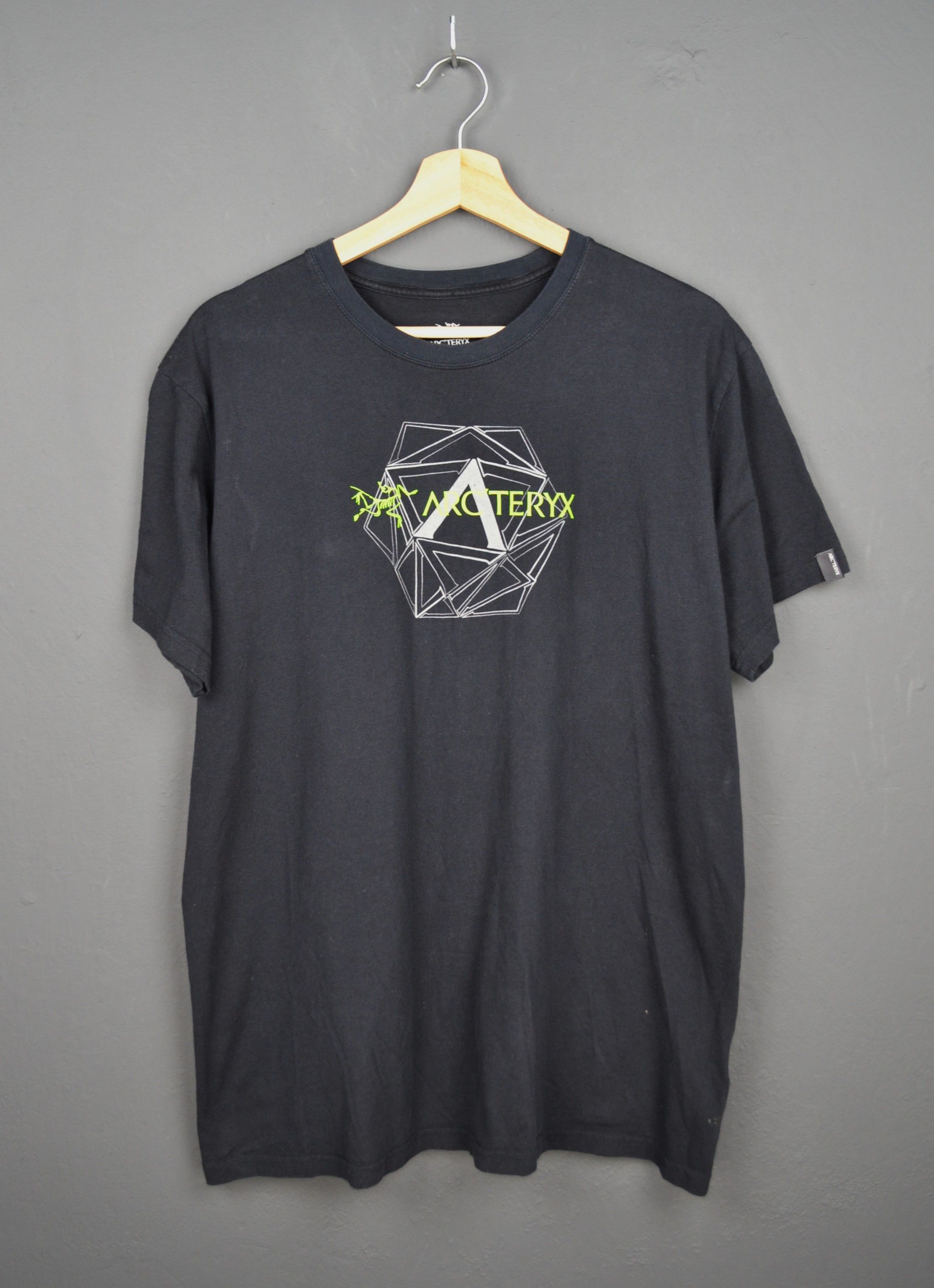Arc'teryx Arc’teryx Graphic T Shirt XL Black Cotton Size US XL / EU 56 / 4 - 2 Thumbnail