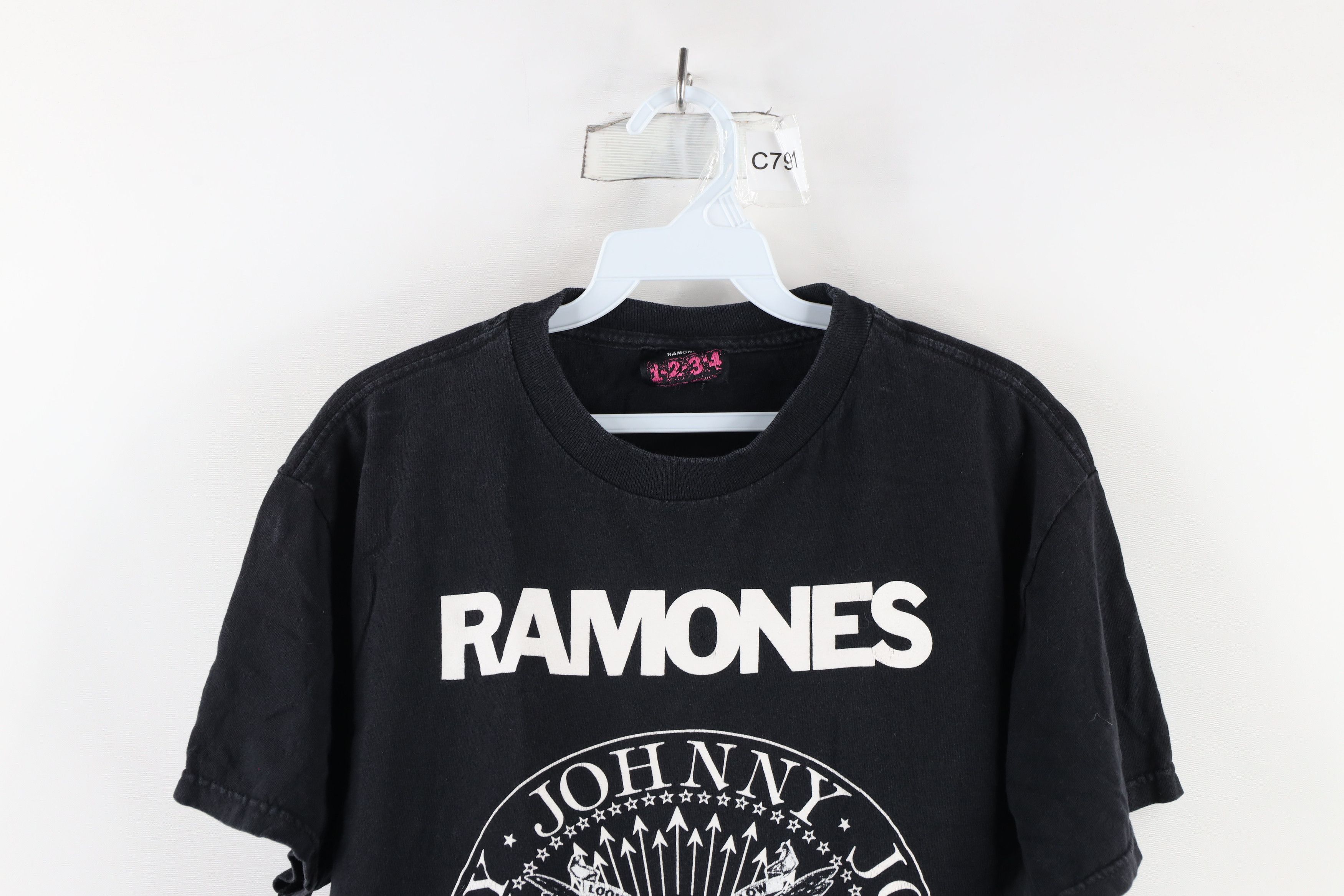 Vintage Vintage Y2K Spell Out The Ramones Band T-Shirt Black Size US M / EU 48-50 / 2 - 2 Thumbnail