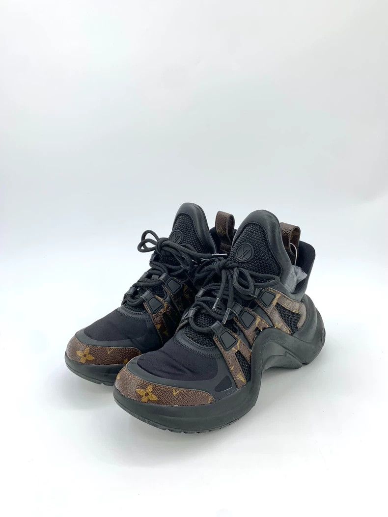Louis Vuitton Louis Vuitton Black logo lace up sport casual shoes Size US 5.5 / EU 38 - 1 Thumbnail