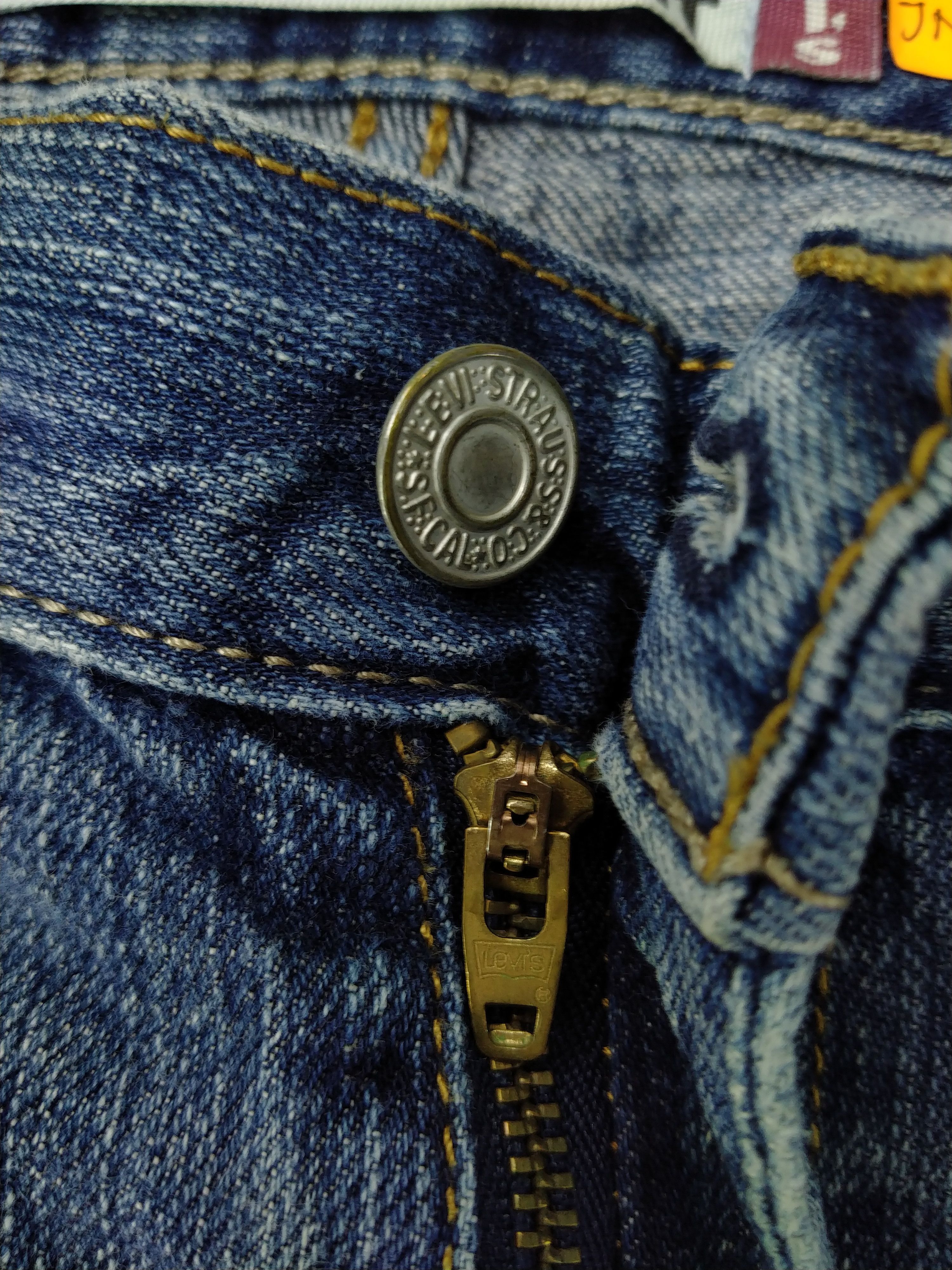 Levi's Distressed Vintage Levi's 559 Relaxed 39x32 Denim -JN327 Size US 39 - 7 Thumbnail