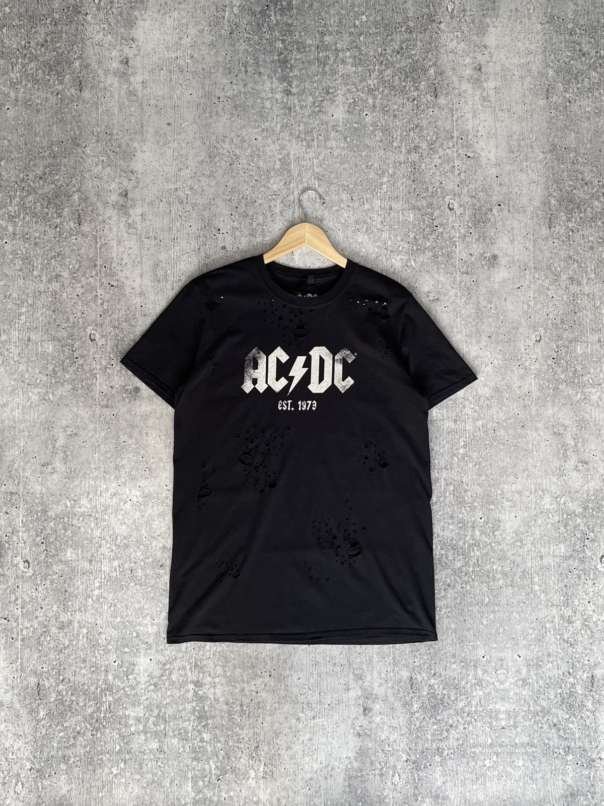 AC/DC AC/DC Short Sleeve Tattered T-Shirt Rock World Tour Men’s Size US L / EU 52-54 / 3 - 6 Thumbnail