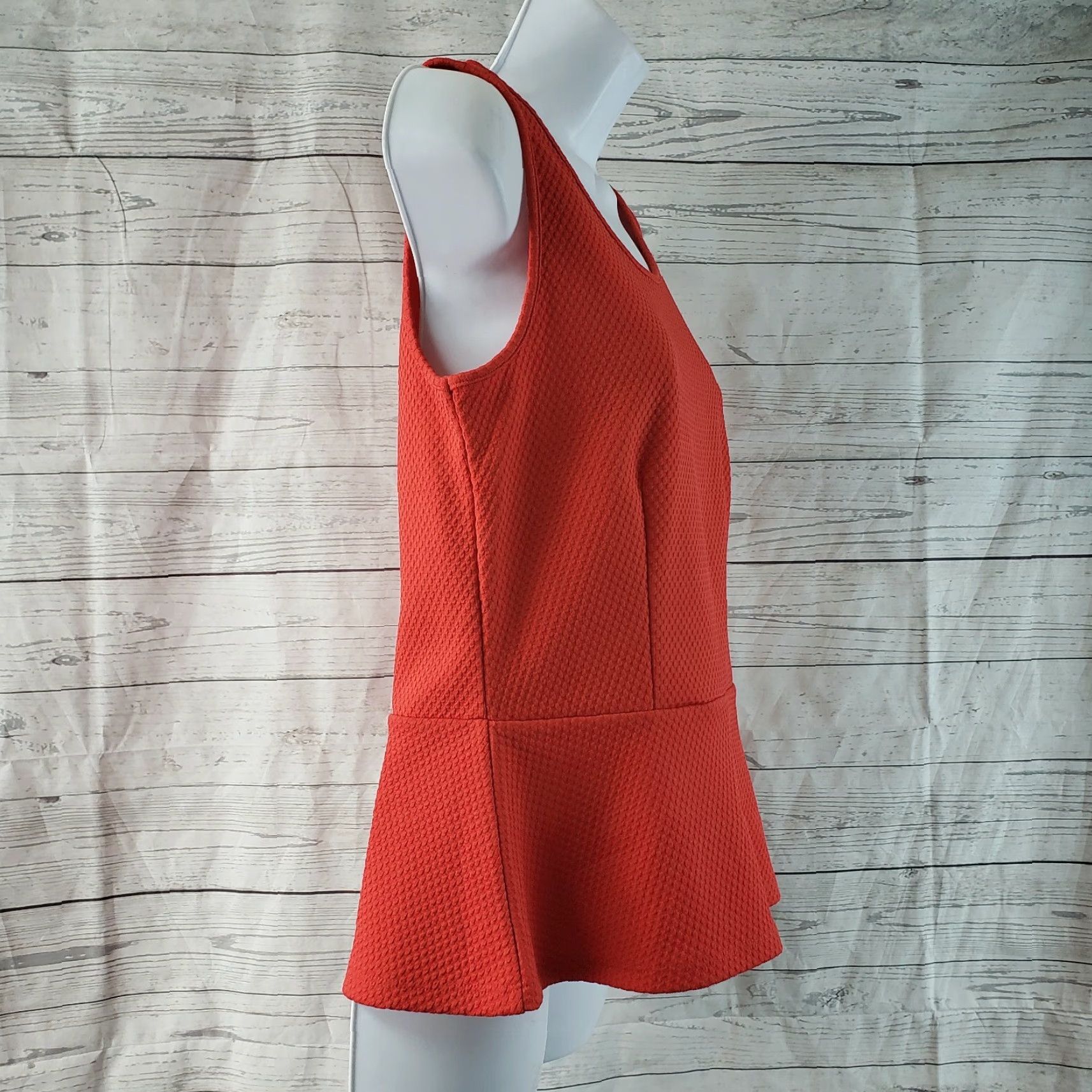 Ann Taylor Ann Taylor Womens Peplum Top Sz Petite Medium Solid Red Sleeveless Blouse T-Shirt Shirt Womens Red 90s? Size M / US 6-8 / IT 42-44 - 2 Thumbnail