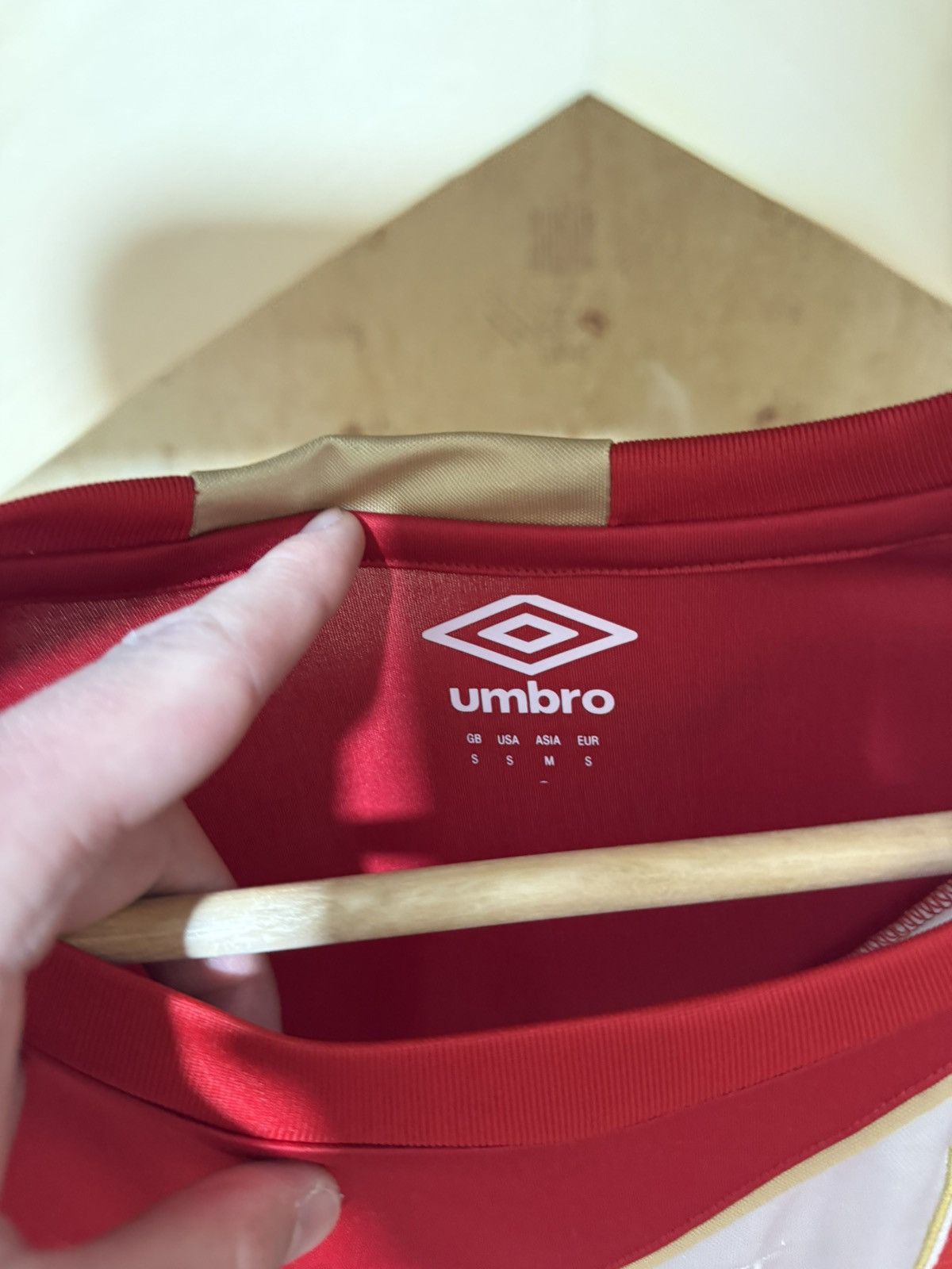 Umbro Rare Umbro FIFA World Cup Peru 2018 Away Soccer Jersey Size US S / EU 44-46 / 1 - 5 Thumbnail