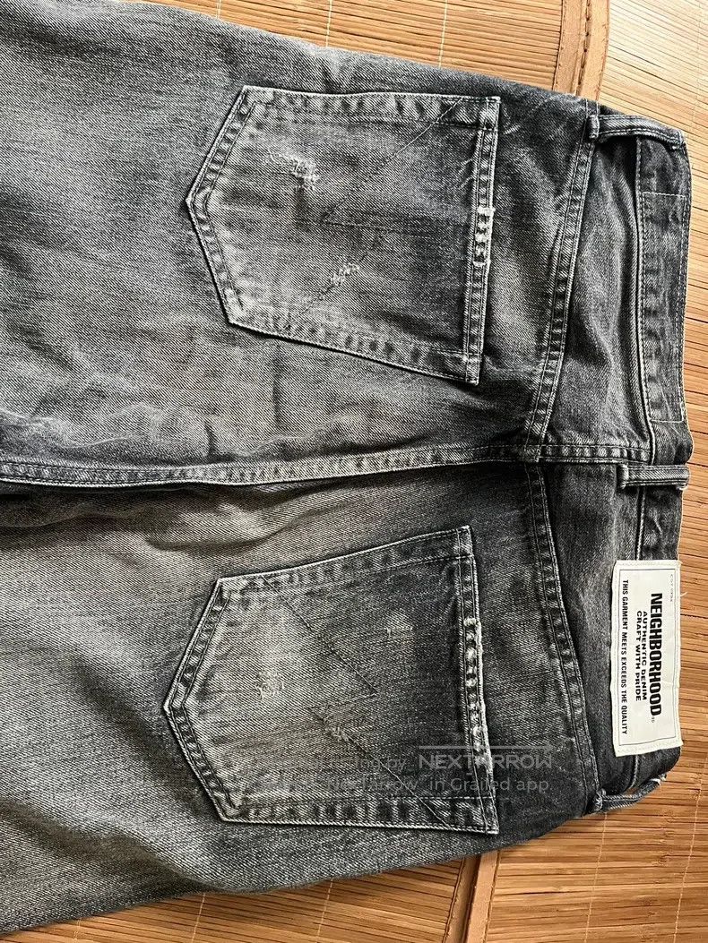 Neighborhood Neighborhood size S Jeans Size US 27 - 6 Thumbnail