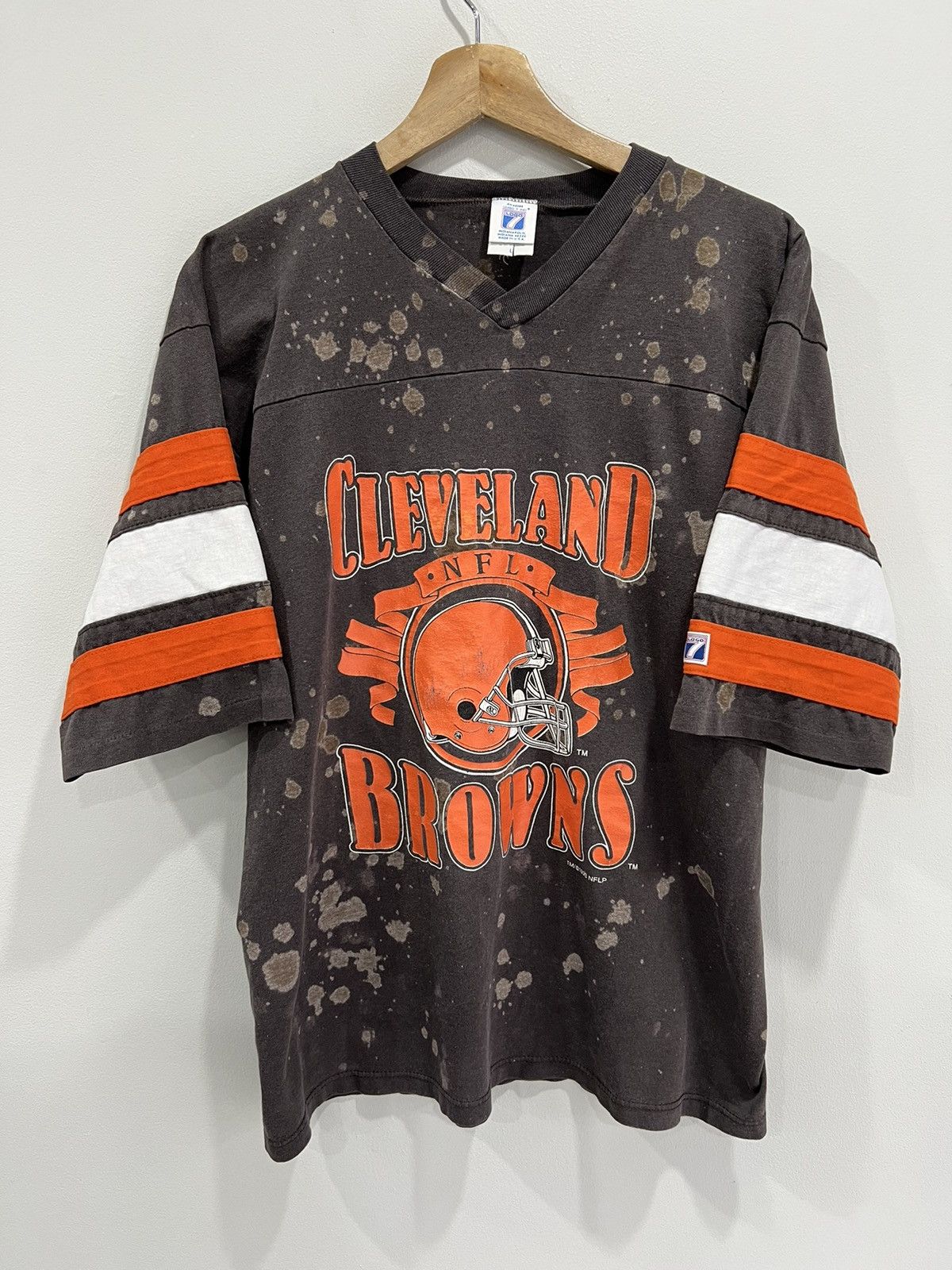 Vintage Vintage Cleveland Browns Tee shirt bleach splatter Size US L / EU 52-54 / 3 - 1 Thumbnail