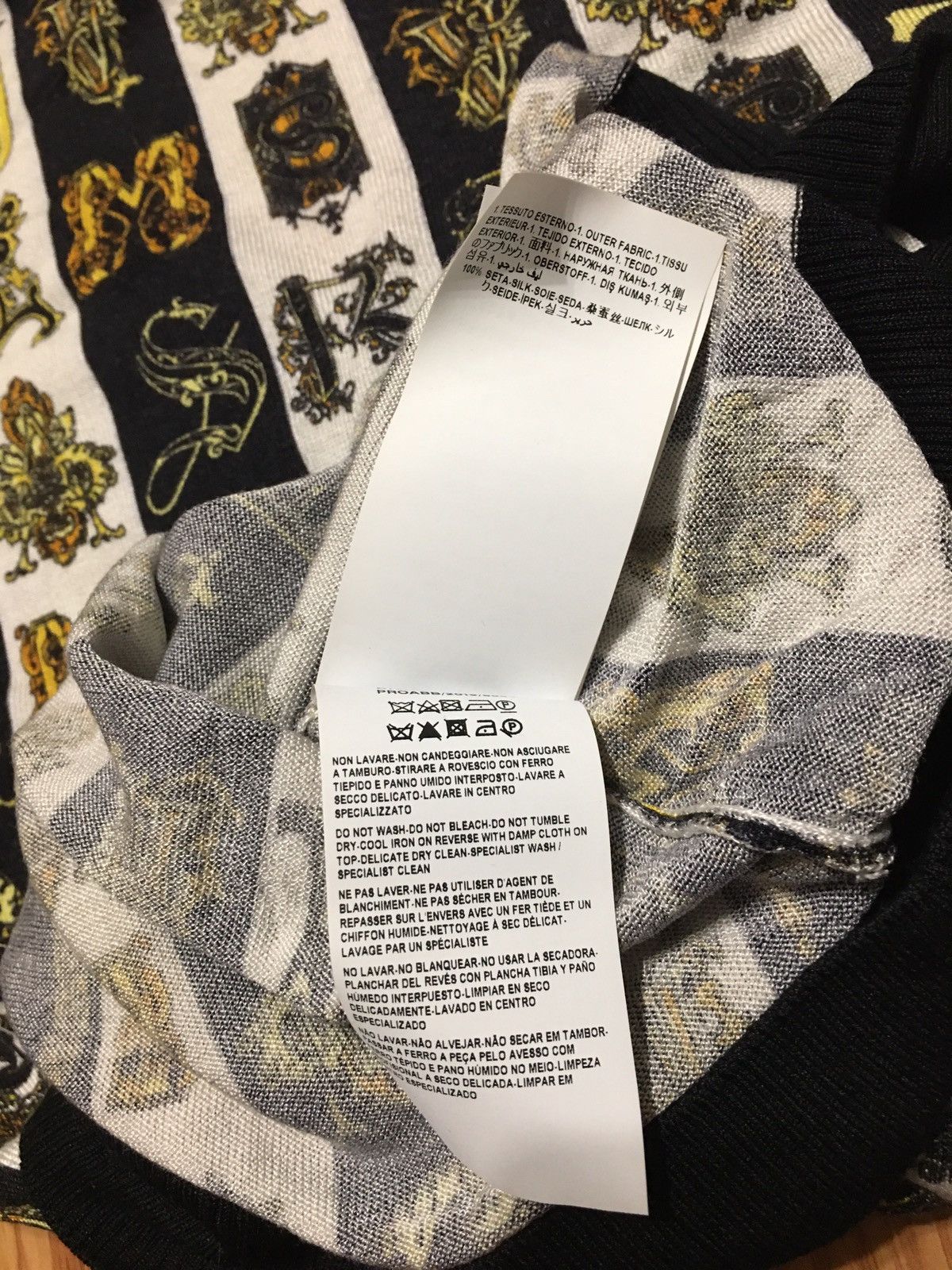 Versace VERSACE Virtus Silk Sweater Alphabet Black Gold Medusa EU38 Size S / US 4 / IT 40 - 14 Thumbnail