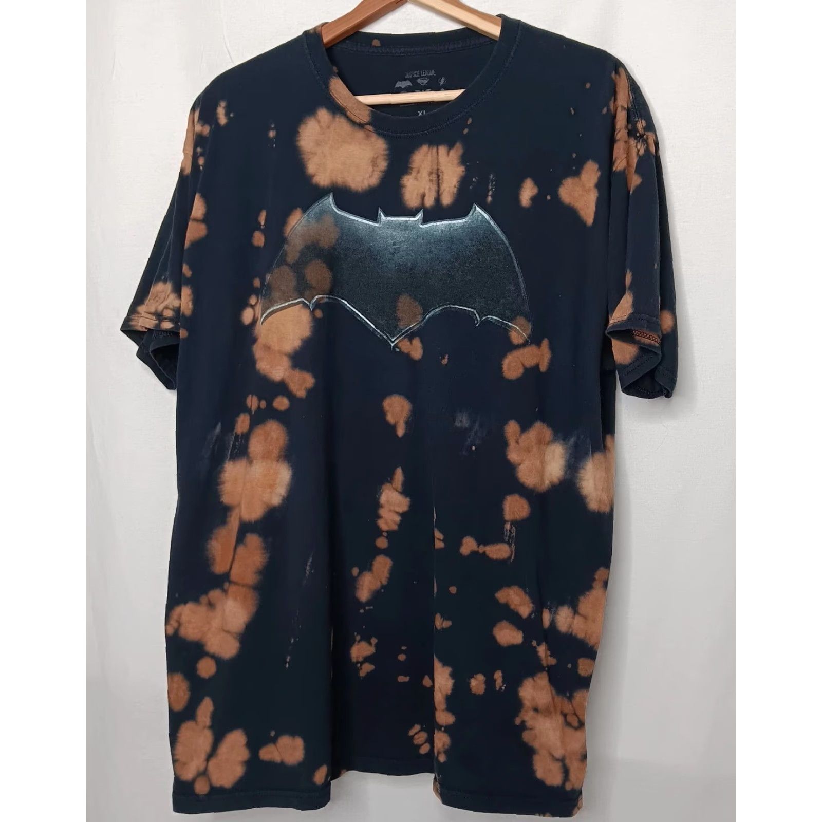 Vintage VINTAGE DC Comics Justice League Shirt XL Black Brown Bleach Dyed Short Sleeve Movie Size US XL / EU 56 / 4 - 2 Thumbnail