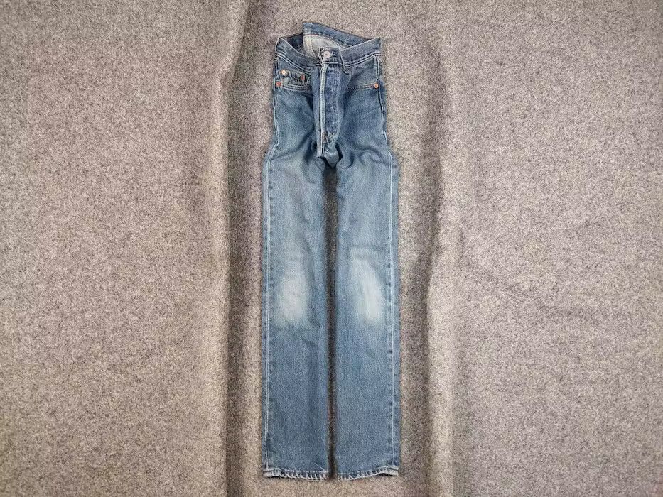 Levi's Vintage 90's levis 501 Classic Faded Denim Jeans USA Style Size US 30 / EU 46 - 1 Thumbnail