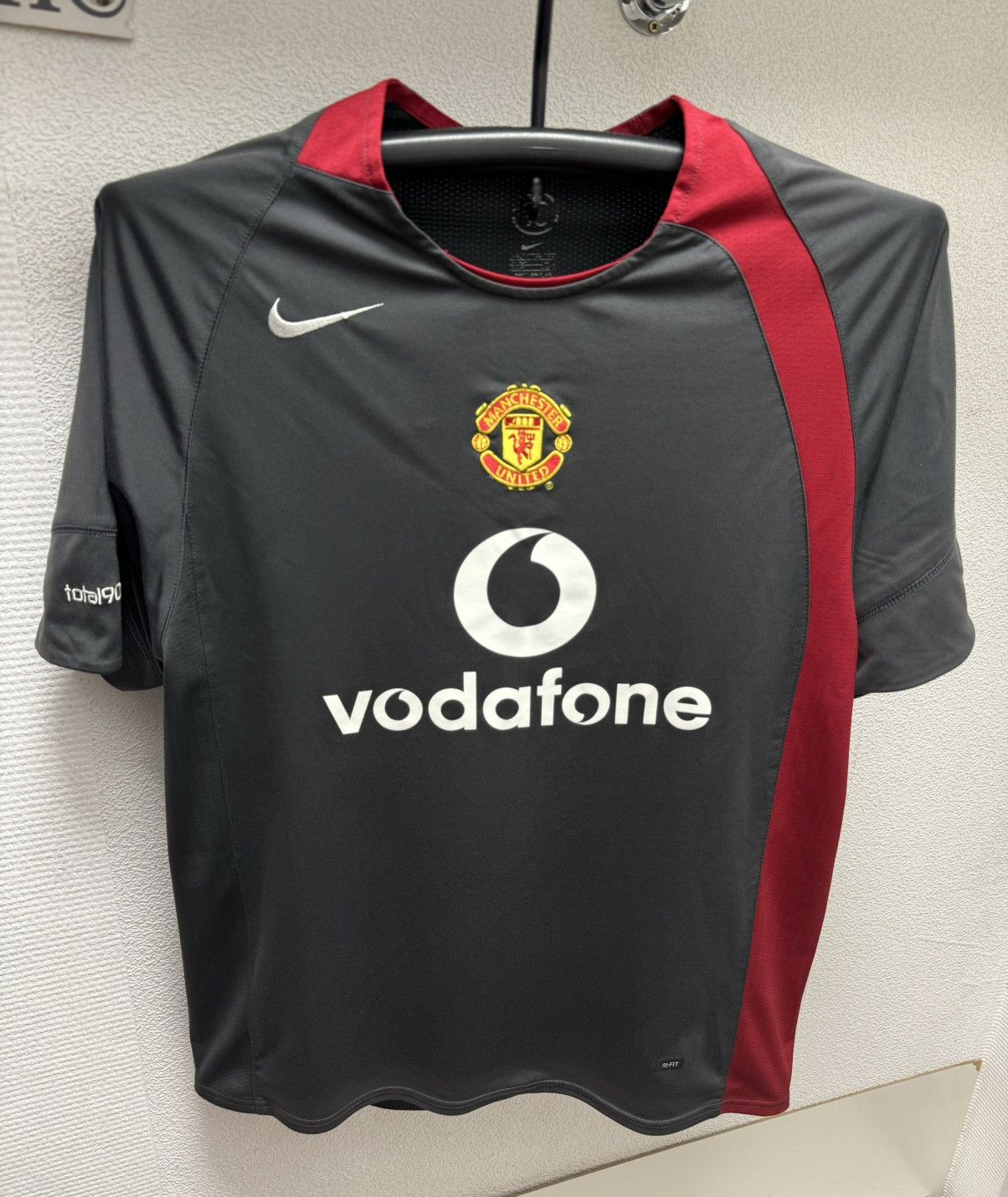 Nike Nike manchester united soccer jersey vntg 2005/06 M totall90 Size US M / EU 48-50 / 2 - 1 Thumbnail