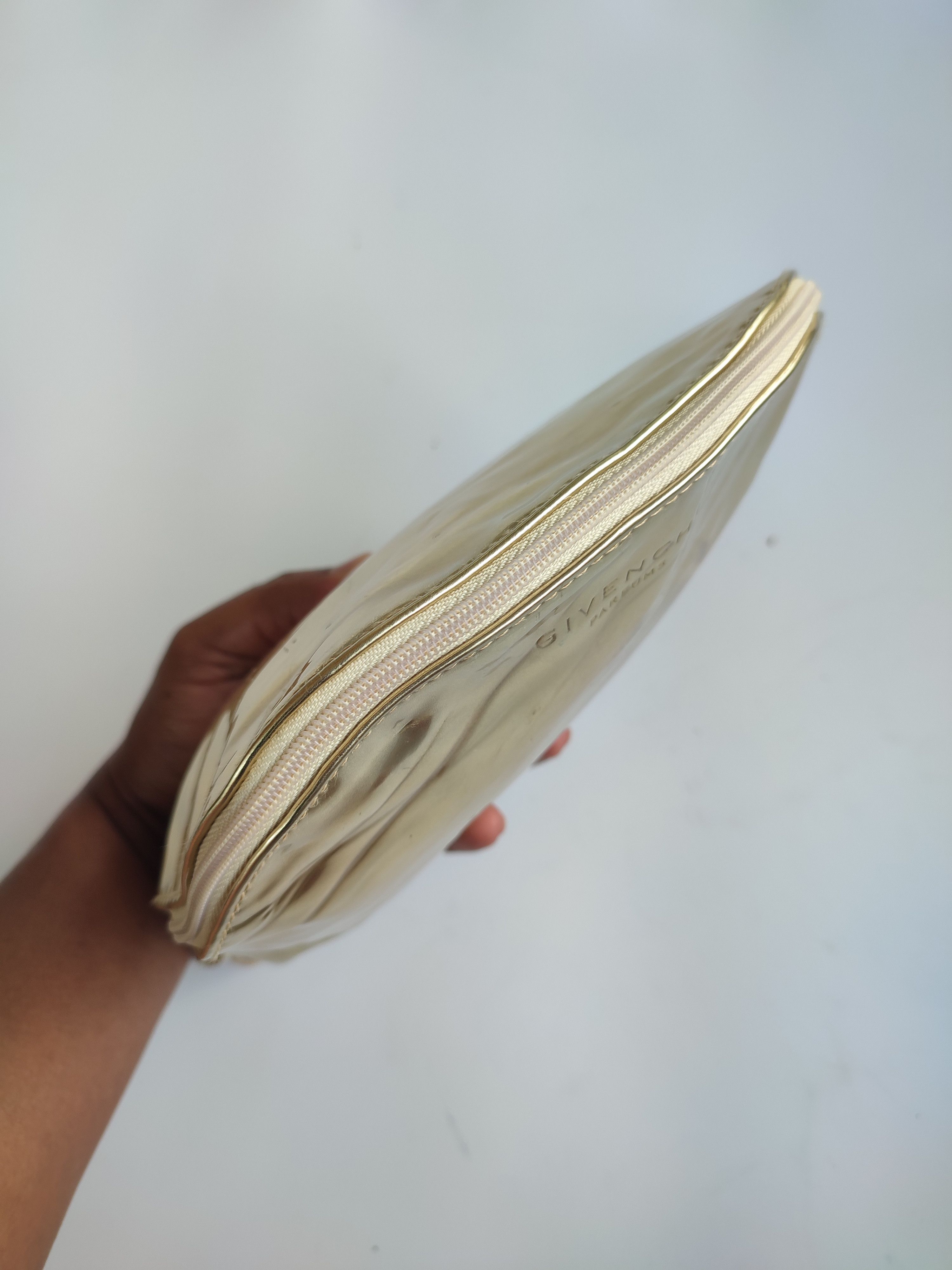 Givenchy Authentic Givenchy gold cosmetic pouch Size ONE SIZE - 5 Thumbnail
