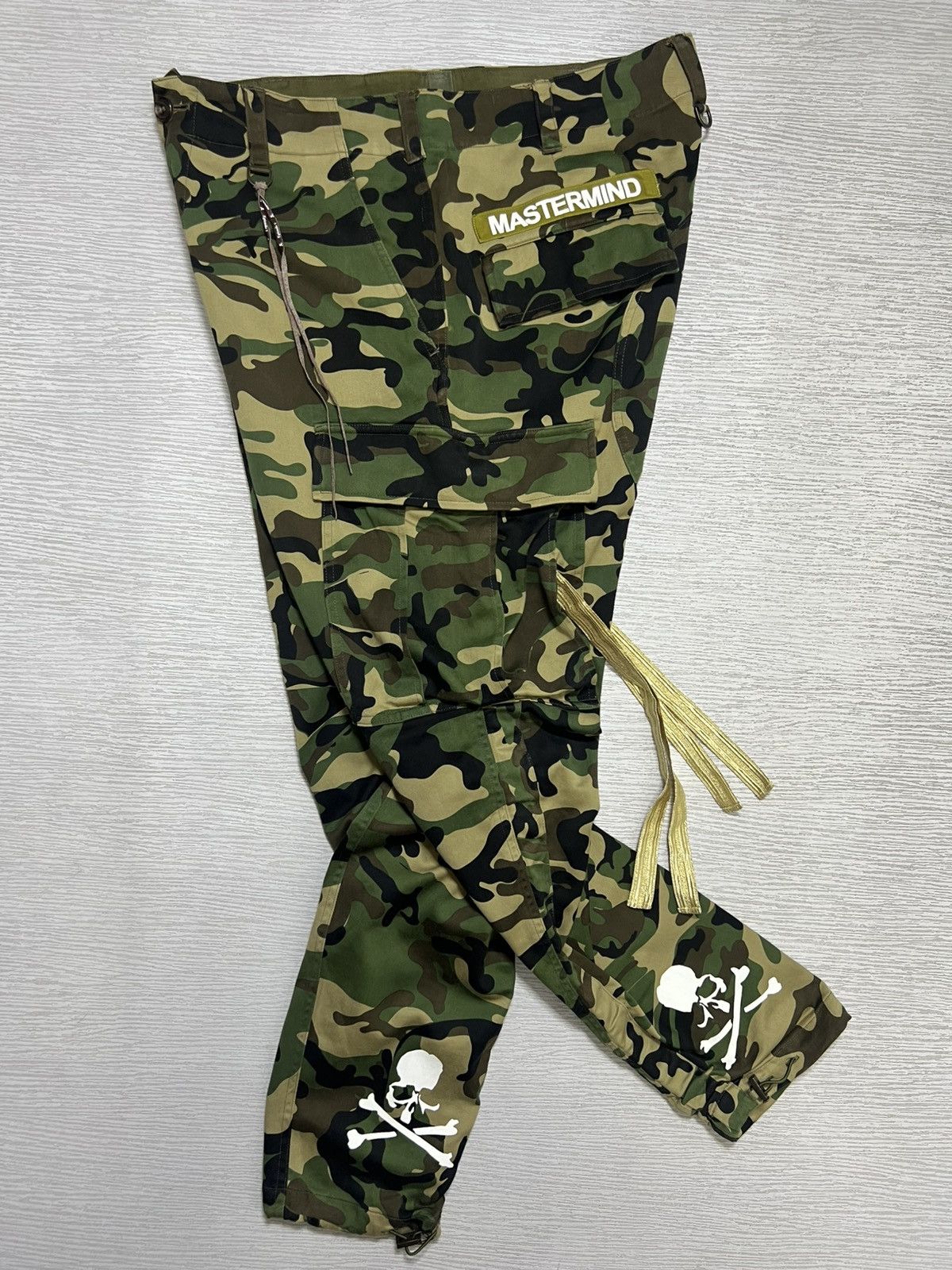 Mastermind Japan Mastermind Japan - Skull Print Camouflaged Cargo Pants Size US 34 / EU 50 - 2 Thumbnail