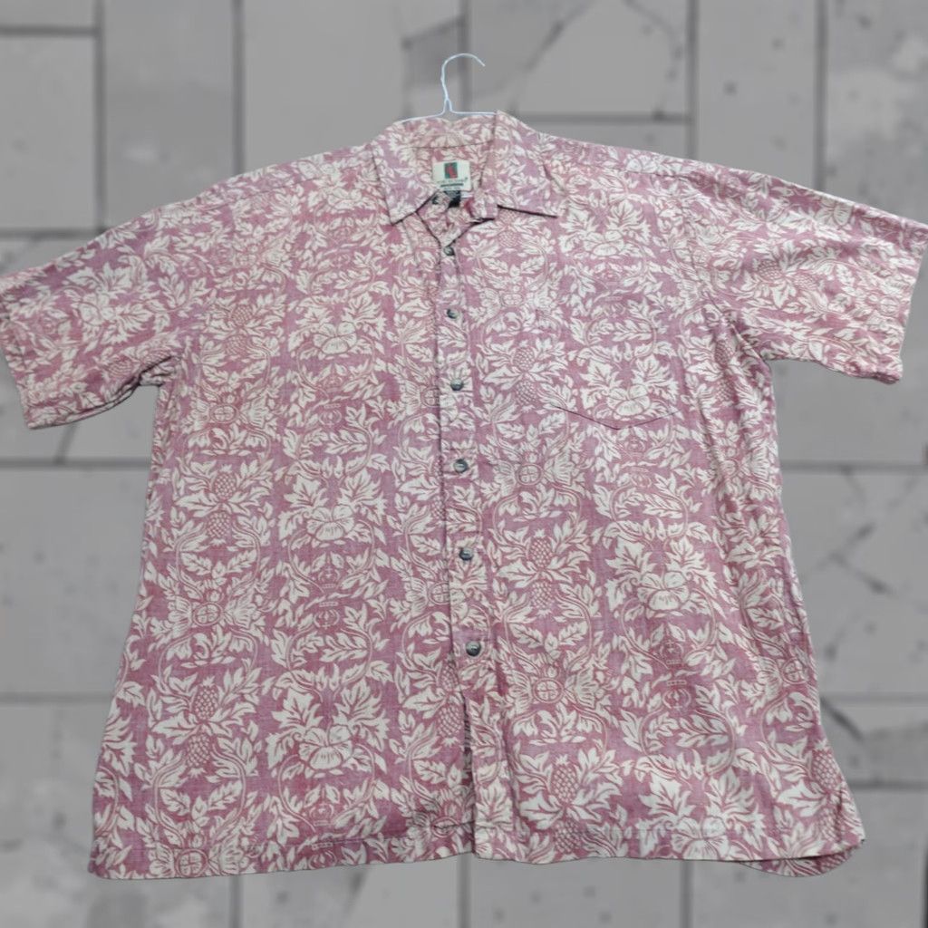 Tori Richard Tori Richard Shirt Large Red Beige Floral Reverse Print Hawaiian Made in USA Men L Beige Floral Reverse Print Shirt Size US L / EU 52-54 / 3 - 1 Thumbnail