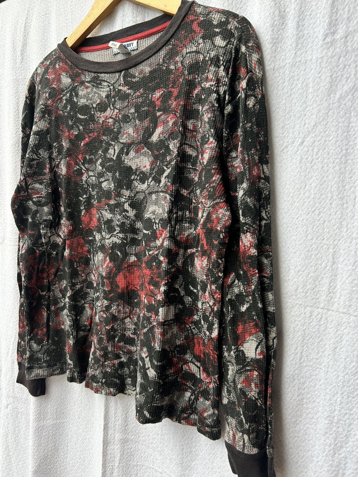 If Six Was Nine × Japanese Brand × Le Grande Bleu (L.G.B.) 💸BINDINGOFFER💸old navy seditionari allover skull longsleeve Size US M / EU 48-50 / 2 - 3 Thumbnail