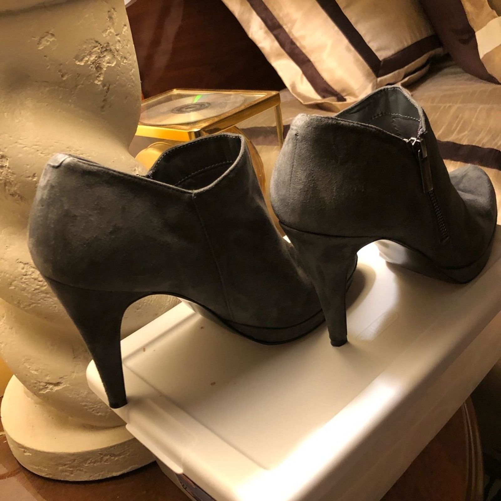 Other BANDILINO Grey Suede Platform Booties w/ zipper Size US 10 / IT 40 - 4 Thumbnail