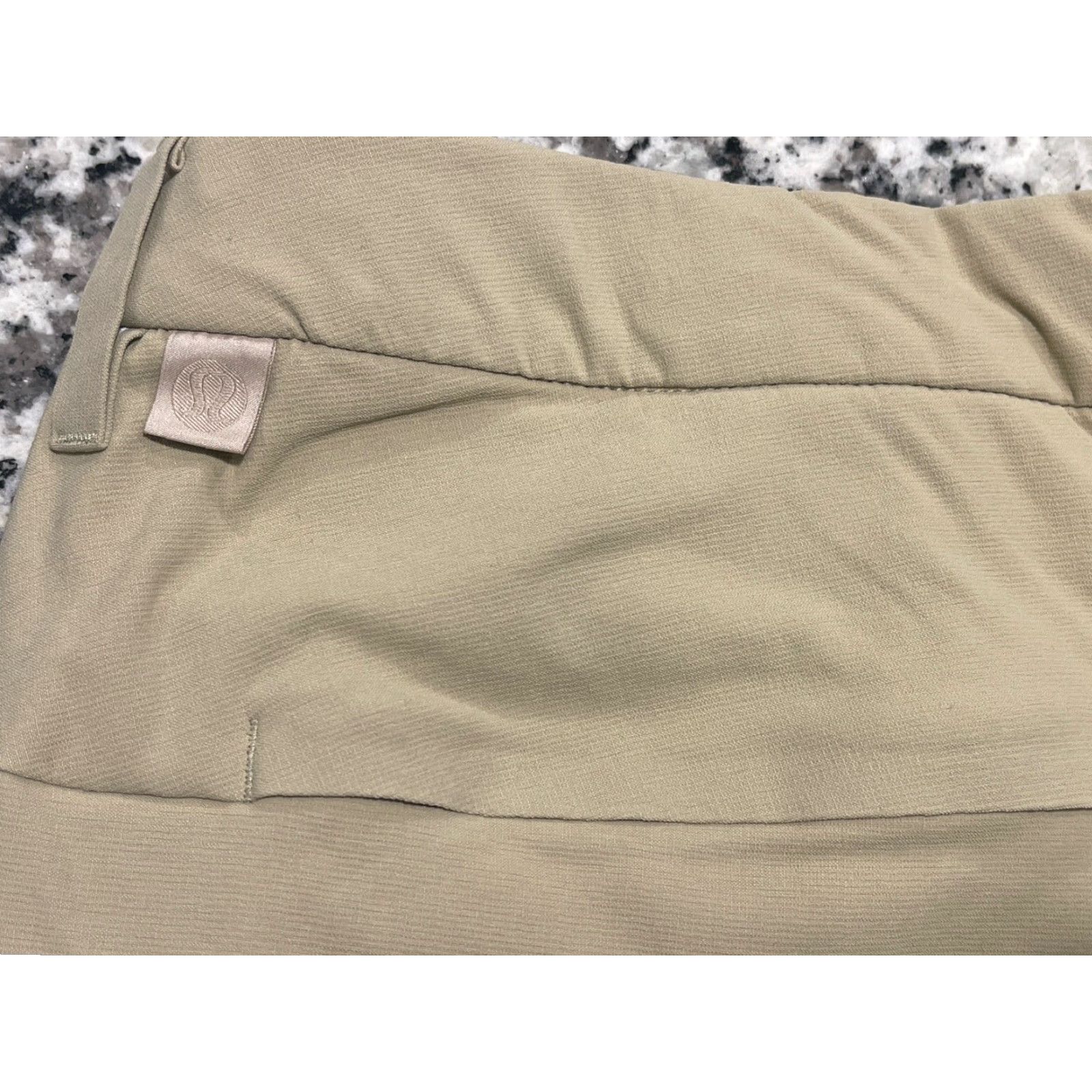 Lululemon Lululemon Commission Golf Short Mens Size 38 Khaki 9.5" Inseam Chino Flat Front Easy Care Pockets Stretch MSRP 98 Size US 38 / EU 54 - 7 Thumbnail