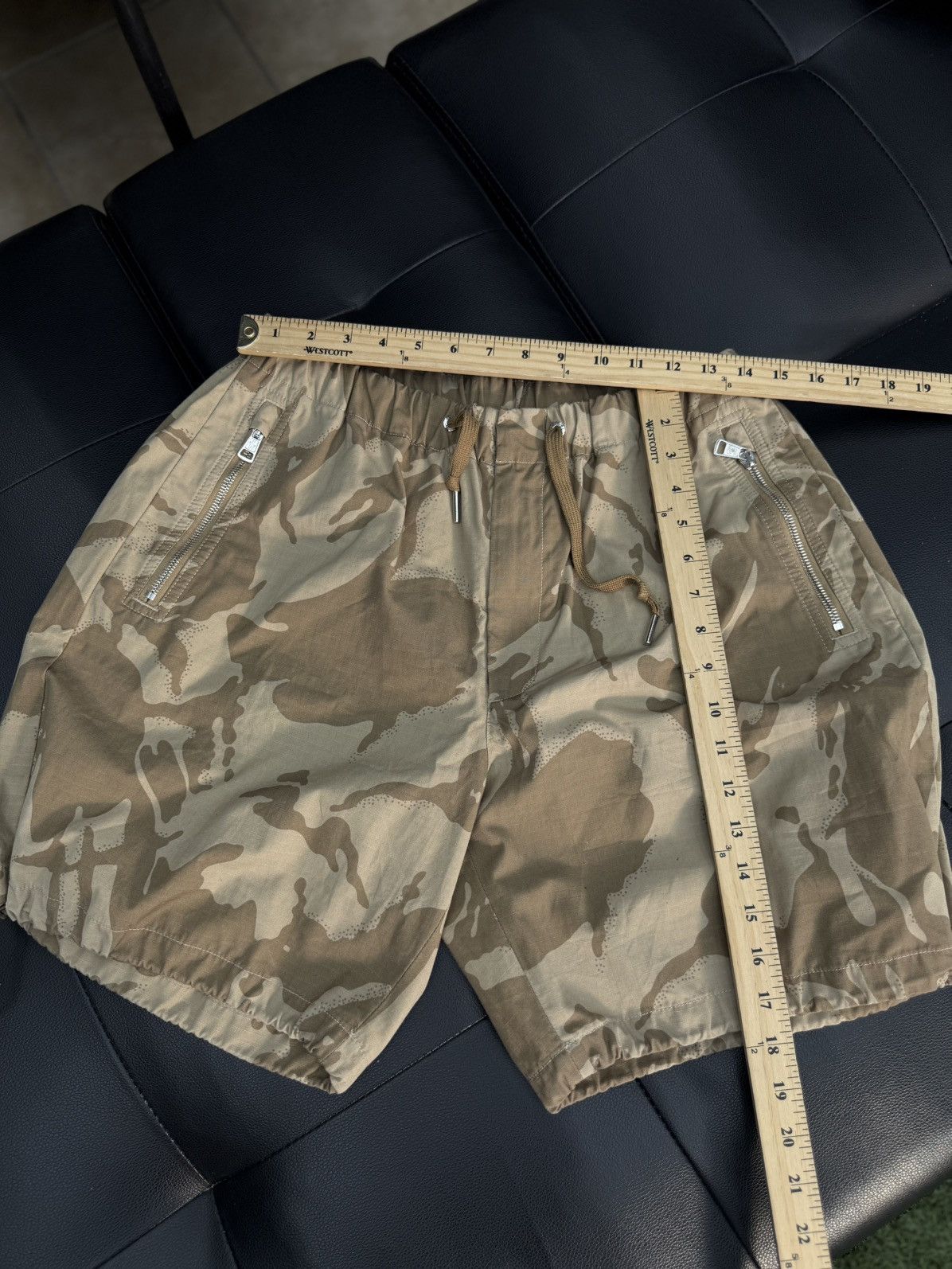 Moncler Moncler Tan Camo Shorts Size (48) 100% Authentic $500 Size US 44 / EU 60 - 7 Thumbnail