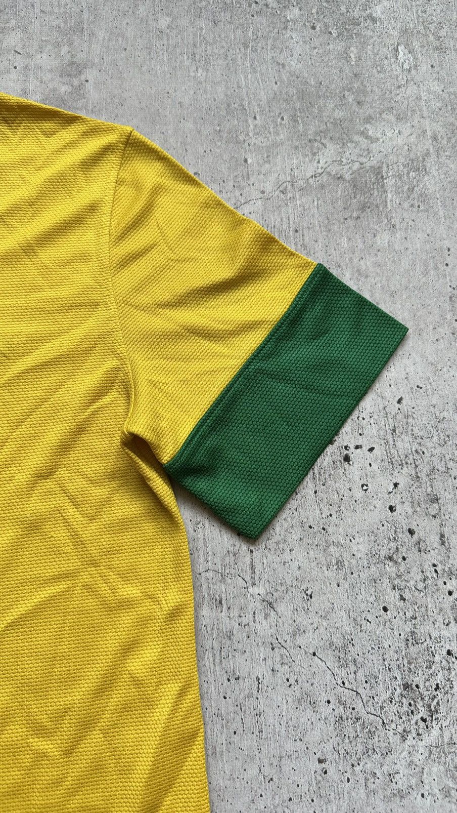 Nike 2012 Nike Brazil Ronaldinho #10 Vintage Soccer Jersey Size US S / EU 44-46 / 1 - 19 Thumbnail