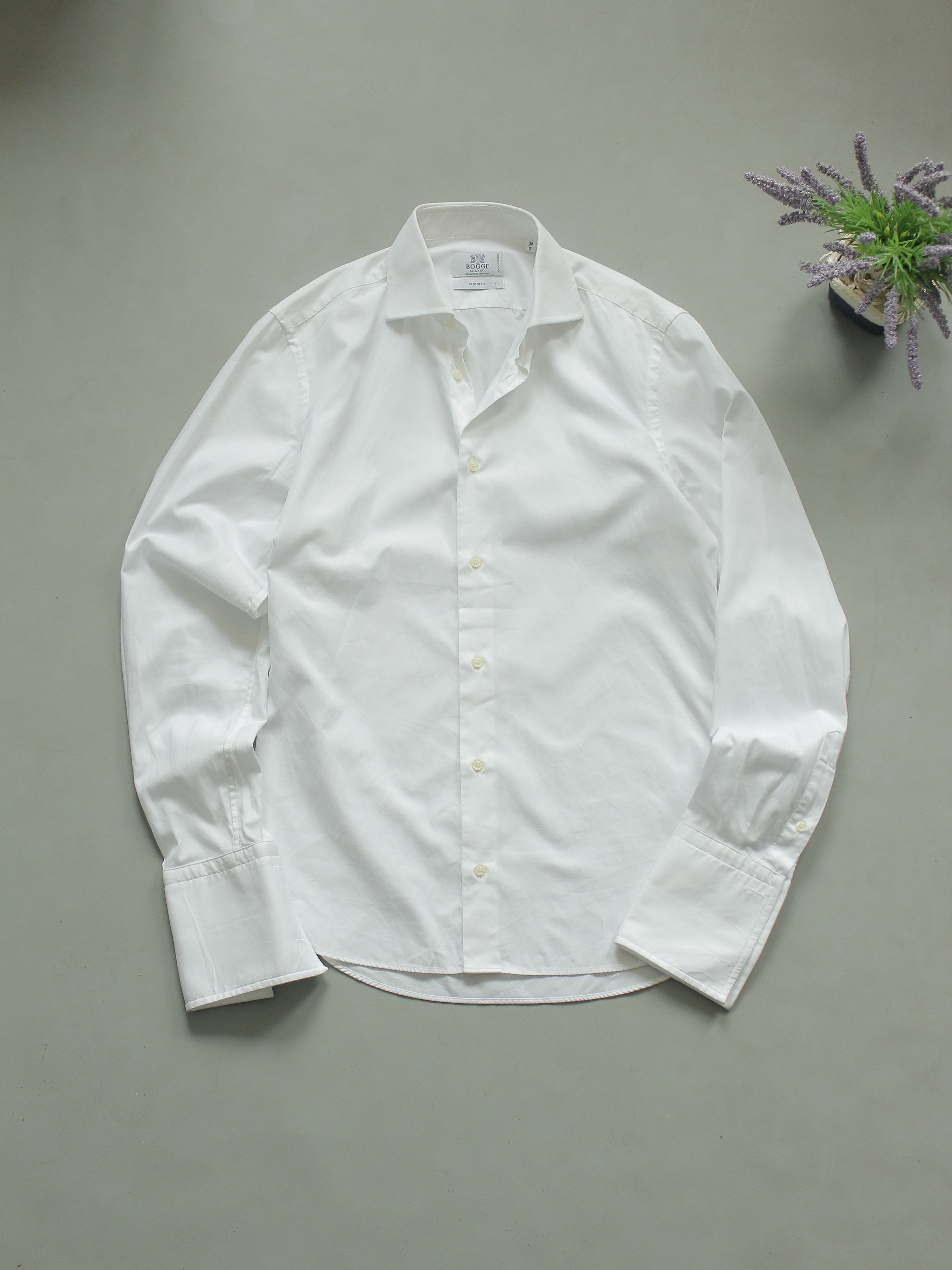 Boggi Boggi Custom Fit Button Up shirt White holes for cufflinks s Size US S / EU 44-46 / 1 - 2 Thumbnail