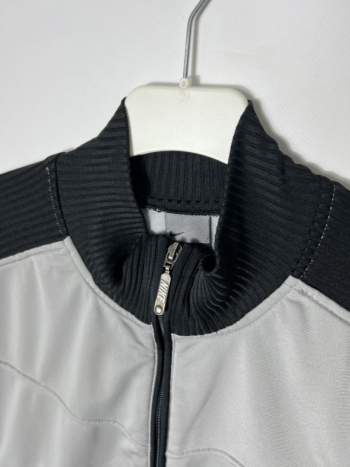 Nike Vintage 00s hype streetwear y2k sk8 Nike Full Zip Sweatshirt Size US L / EU 52-54 / 3 - 4 Thumbnail