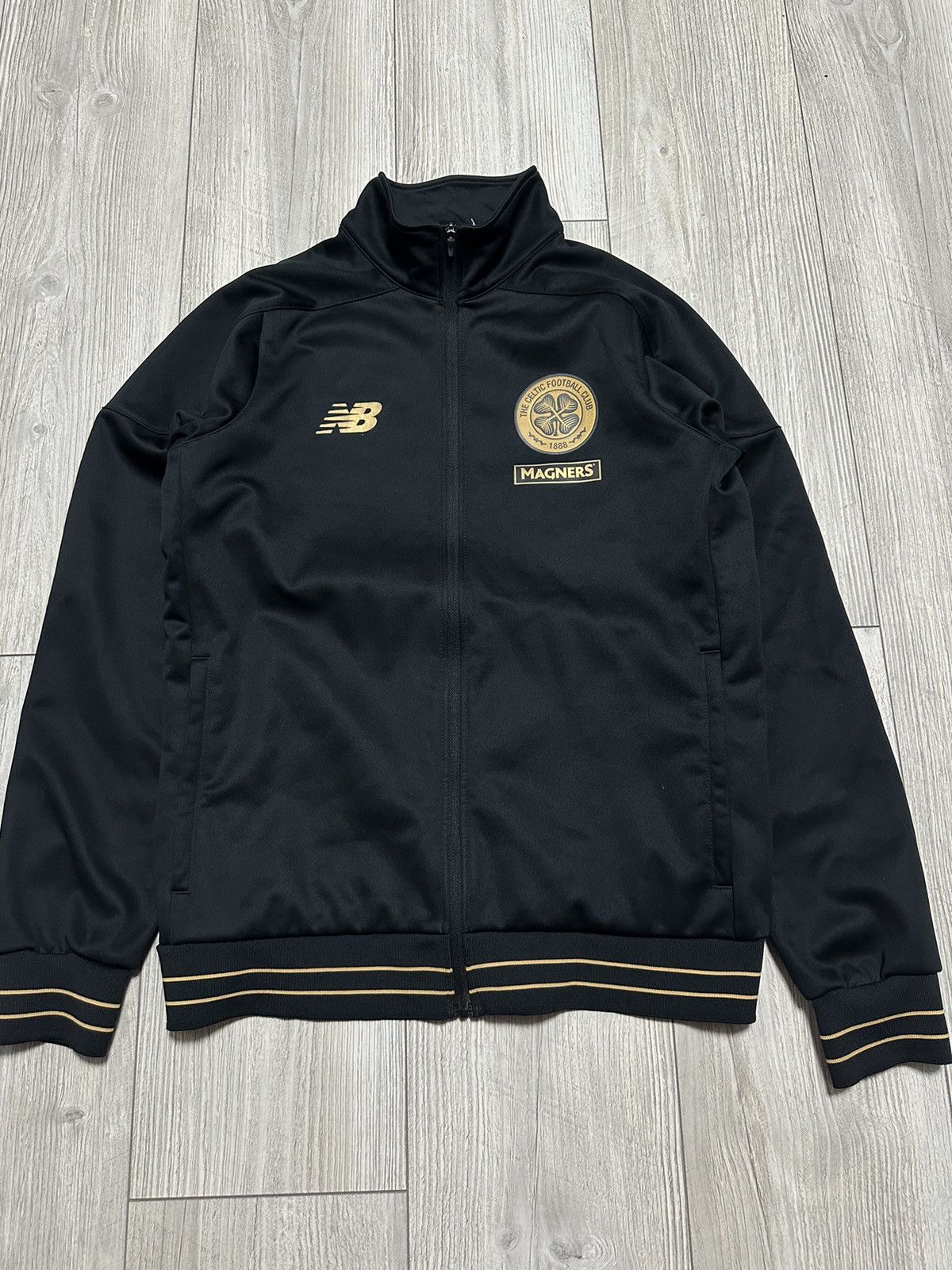 New Balance New Balance Celtic Vintage Y2k Streetwear Basic Light Jacket Size US M / EU 48-50 / 2 - 1 Thumbnail