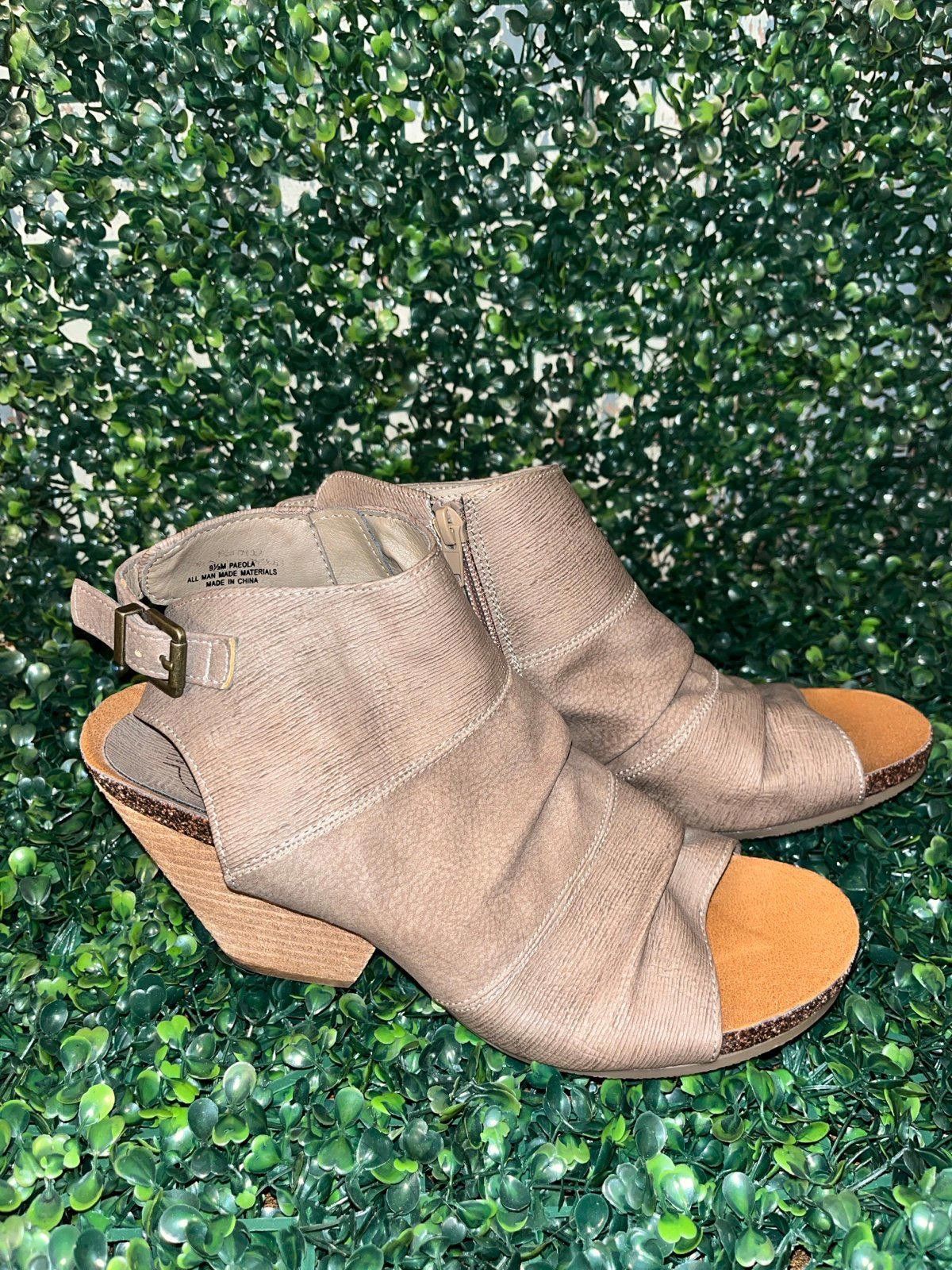 Designer Hokus Pokus taupe Heeled peep-toe booties, size 9.5 Size US 9.5 / IT 39.5 - 2 Thumbnail