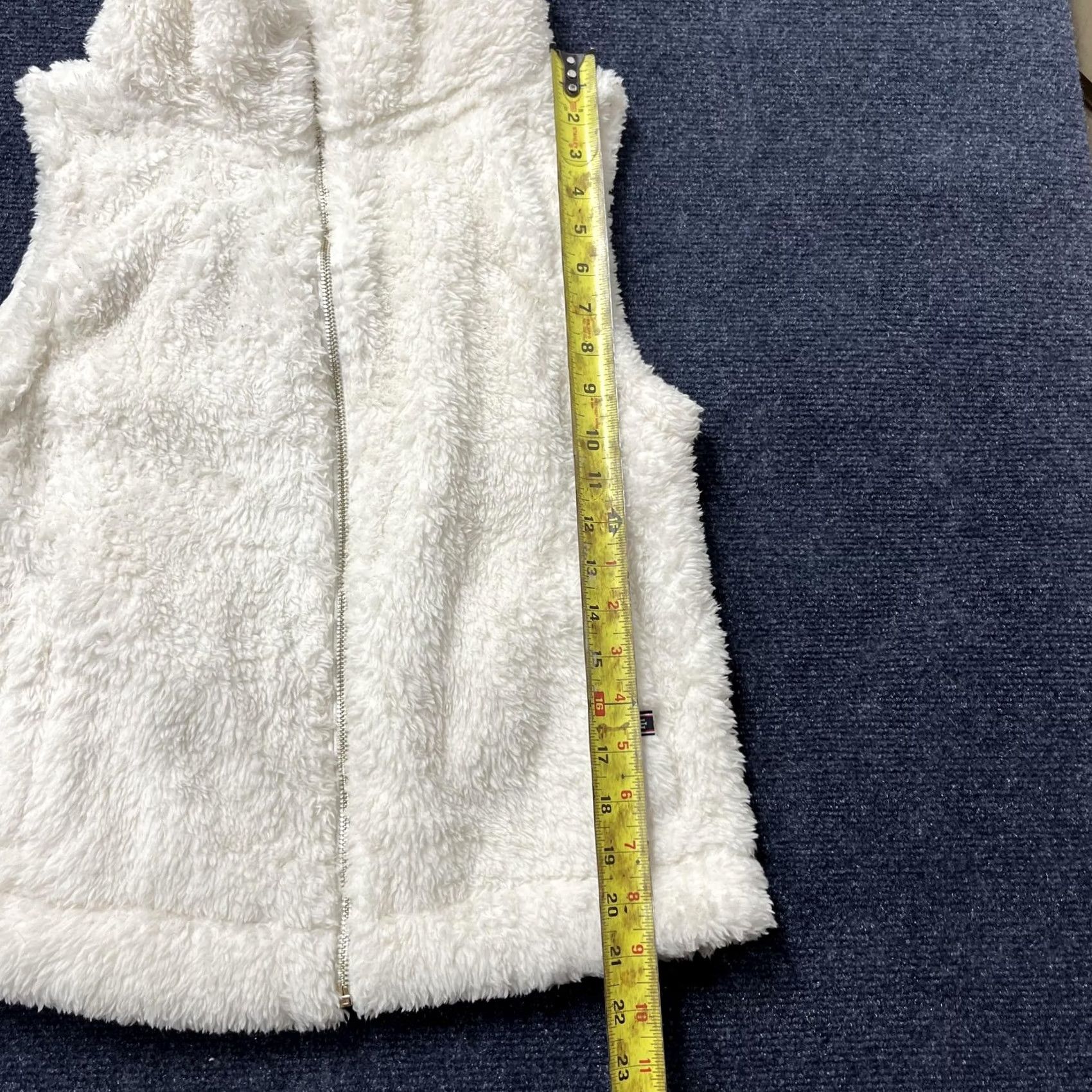 Tommy Hilfiger VINTAGE Tommy Hilfiger Vest Womens S White Sherpa Fleece Full Zip Cozy Size S / US 4 / IT 40 - 5 Thumbnail