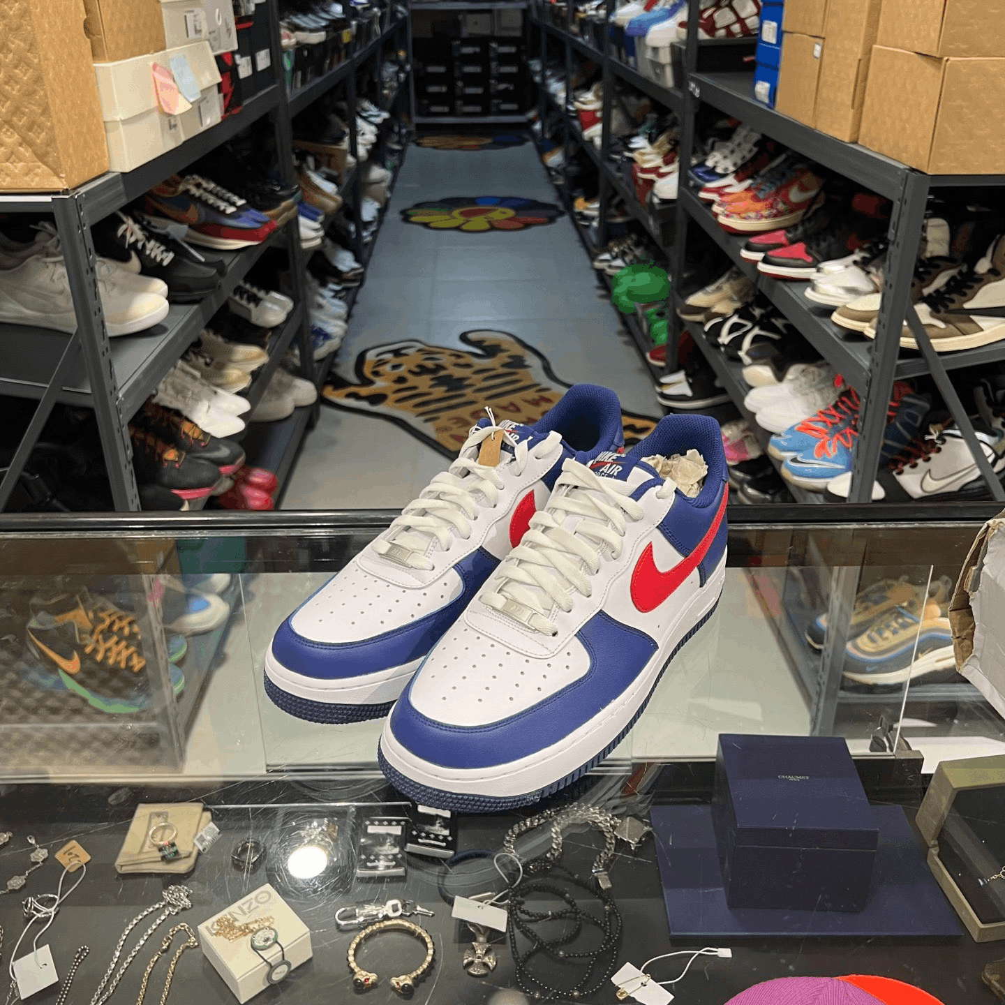 Nike Nike Lowtop Sneakers 12 Men Size US 12 / EU 45 - 1 Thumbnail