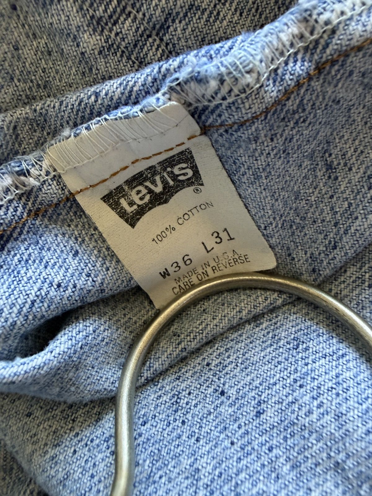 Vintage Vintage Levi's 505 Thrashed Denim Jeans Size US 36 / EU 52 - 13 Thumbnail