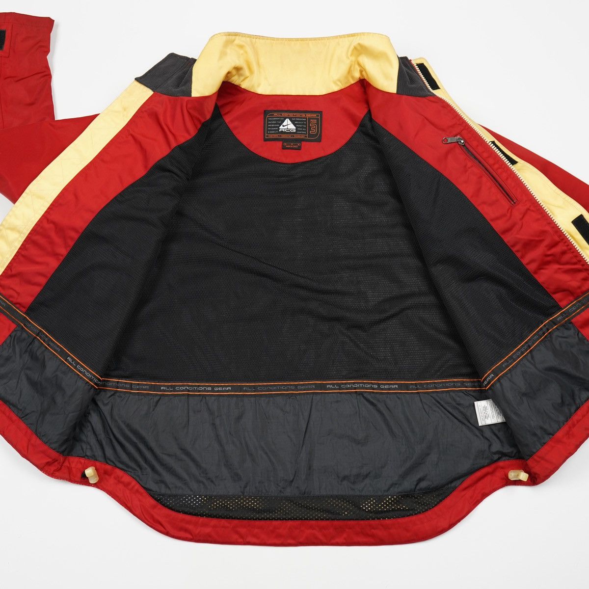 Nike ACG Nike ACG Red Jacket Vintage Windbreaker Size US M / EU 48-50 / 2 - 15 Thumbnail