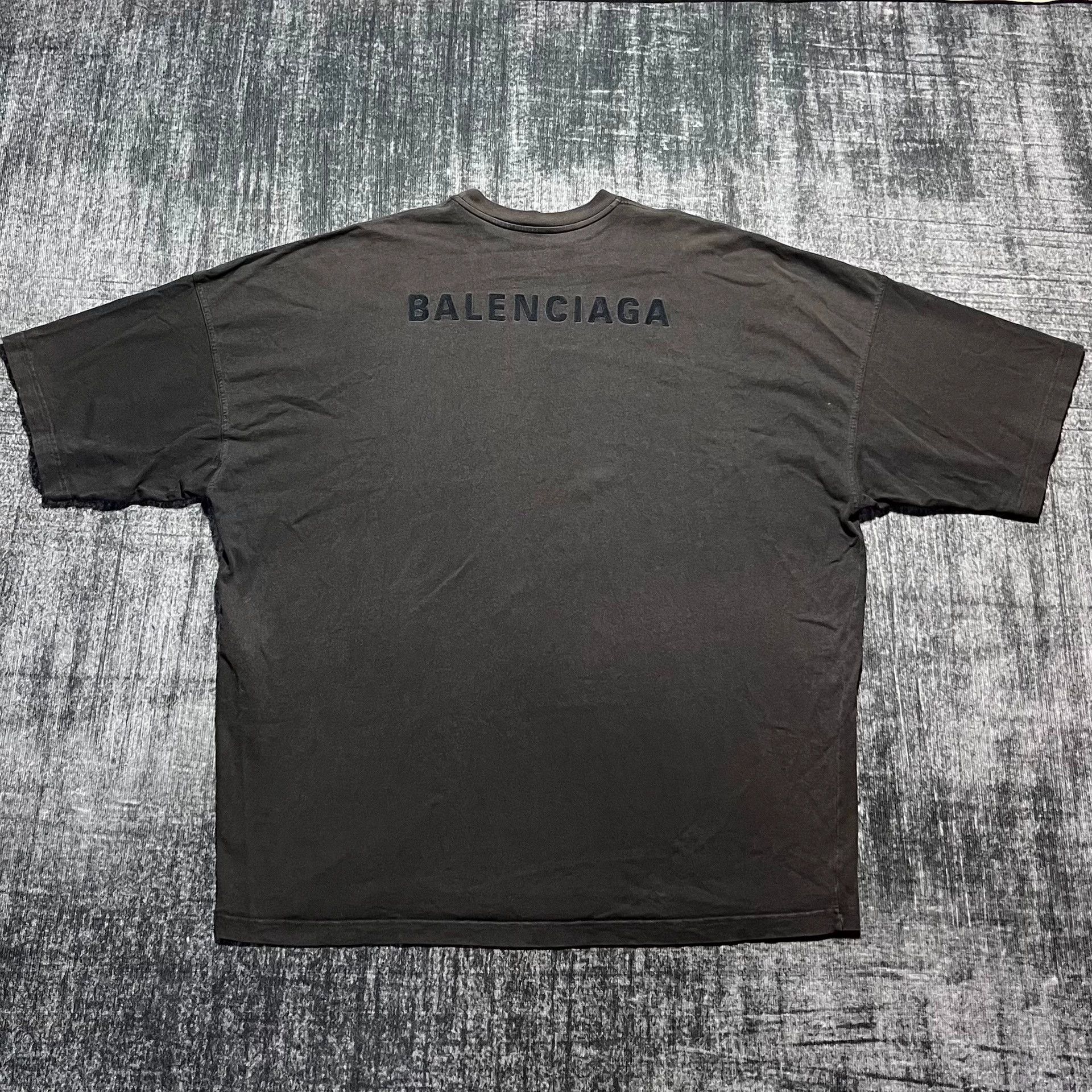 Balenciaga Balenciaga Zongzi color washed and used, embroidered logo front and back short sleeved T-shirt Size US S / EU 44-46 / 1 - 1 Thumbnail