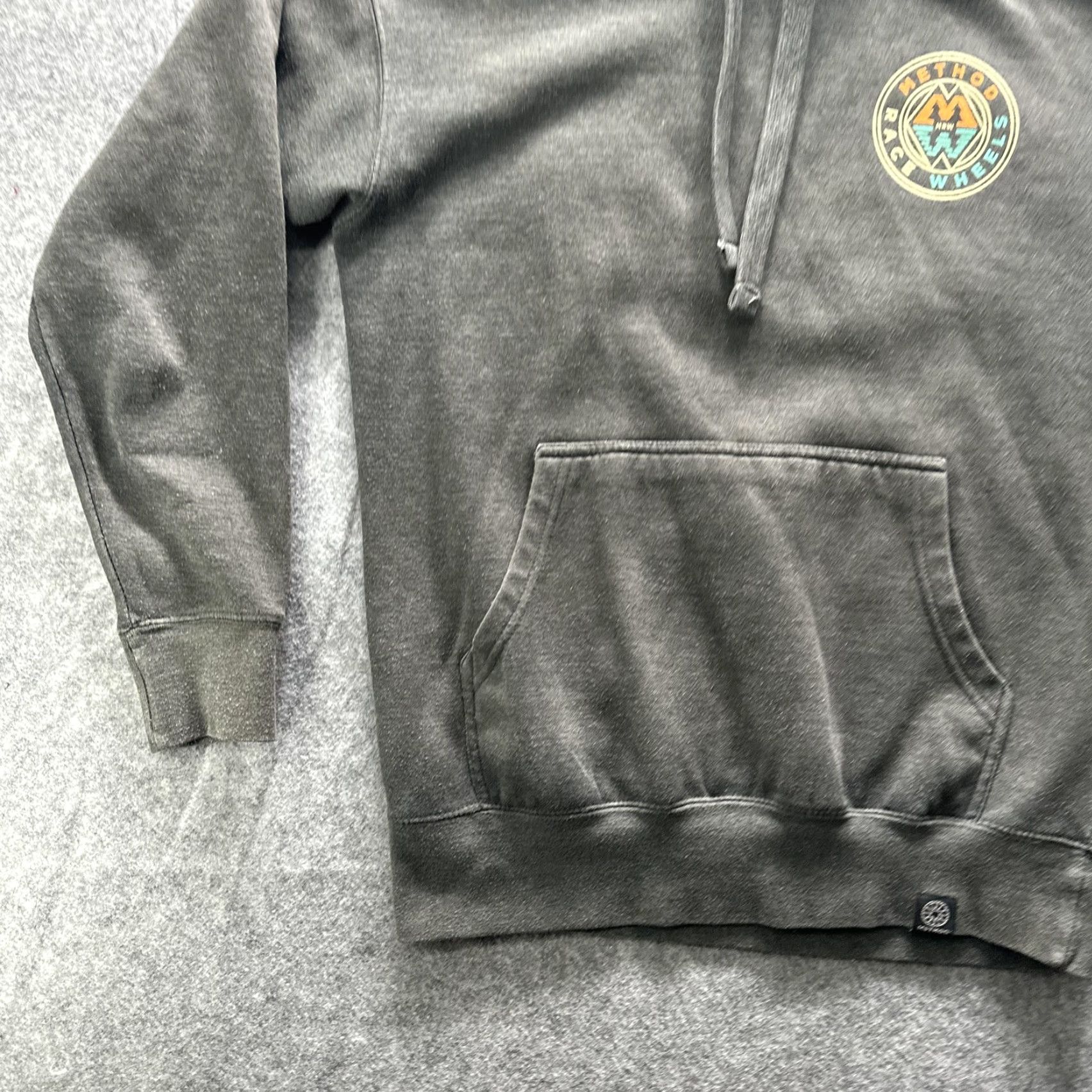 Vintage METHOD RACE WHEELS Hoodie Mens Medium Gray Graphic Print Pullover Sweatshirt Knit Fleece USA Size US M / EU 48-50 / 2 - 5 Thumbnail