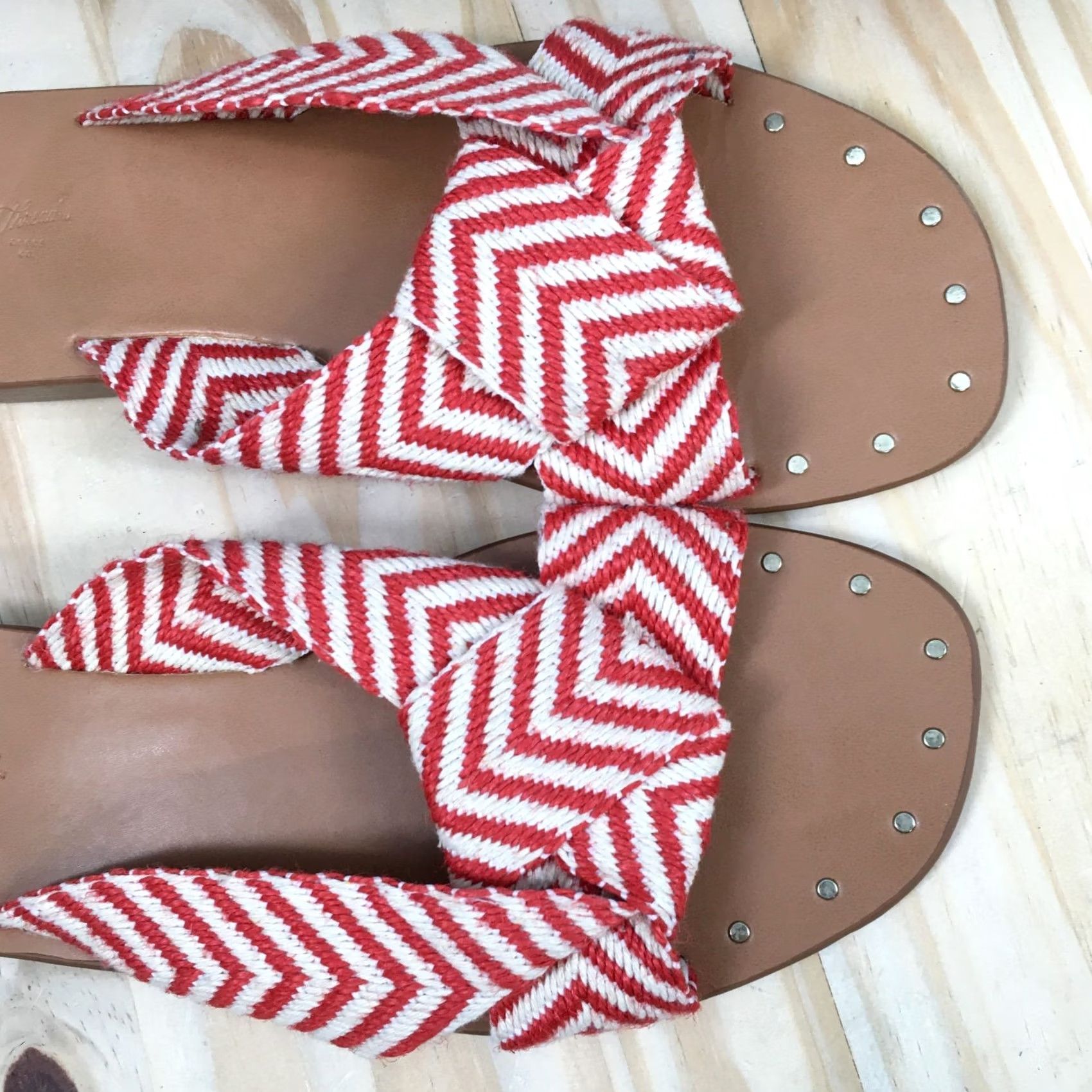 Vintage Universal Thread Sandals Louise Chevron Knotted Slide Red Womens 8.5 NEW Slip On Casual Flat Shoes Size US 9 / IT 39 - 6 Thumbnail