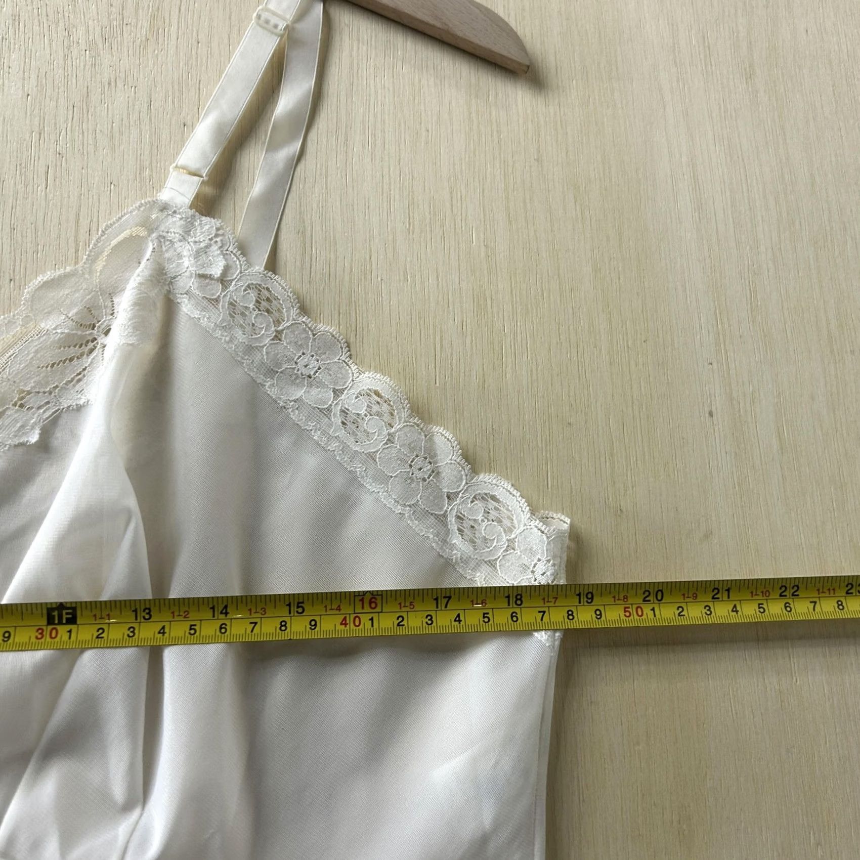 Vintage VINTAGE Gossard Slip Womens 42 White Nylon Full Satin Lace Trim USA Union Made Size ONE SIZE - 3 Thumbnail