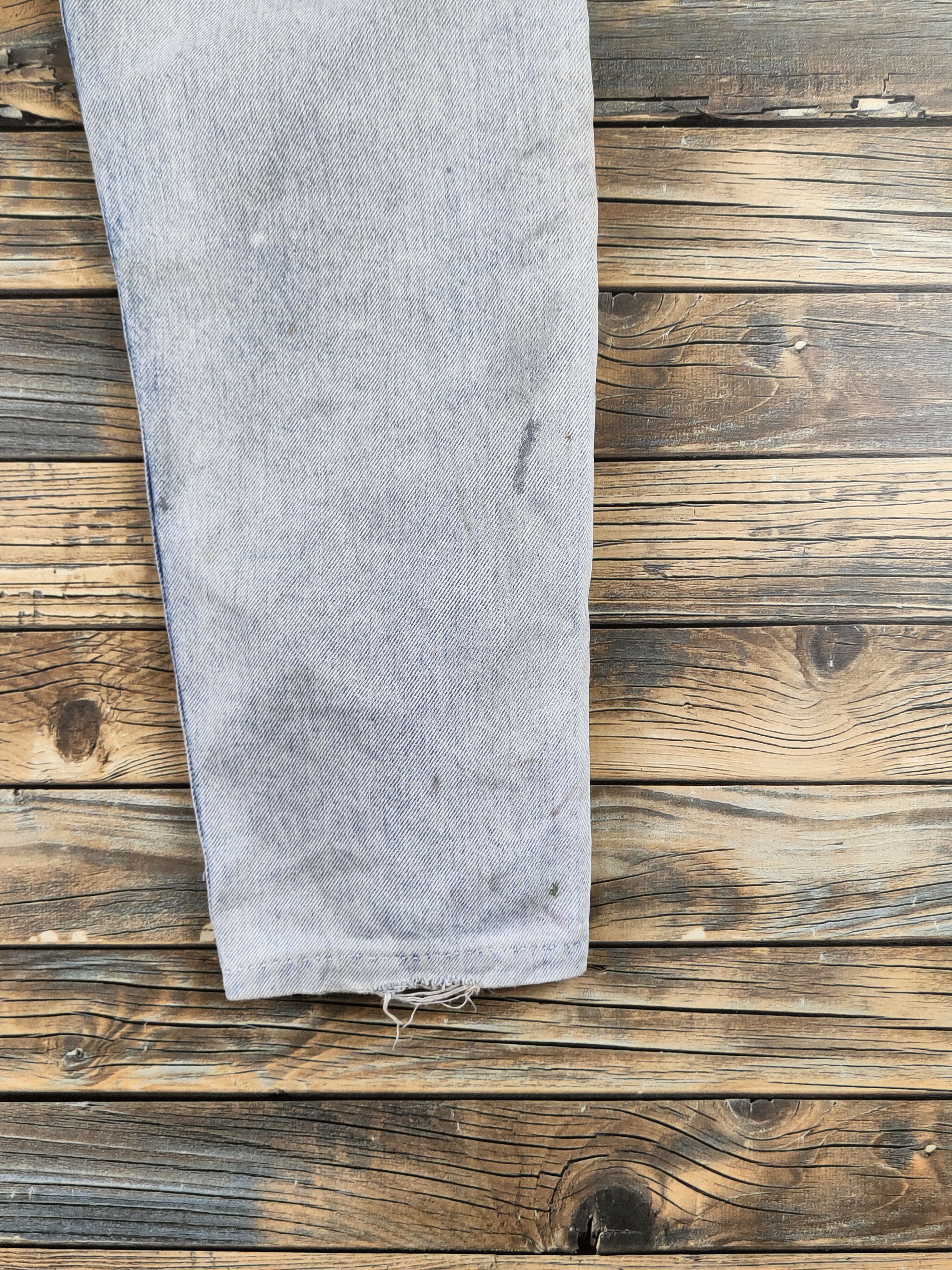 Levi's DL Levi's Light Blue Distressed Ripped denim Jeans #46-394 Size US 31 - 12 Thumbnail